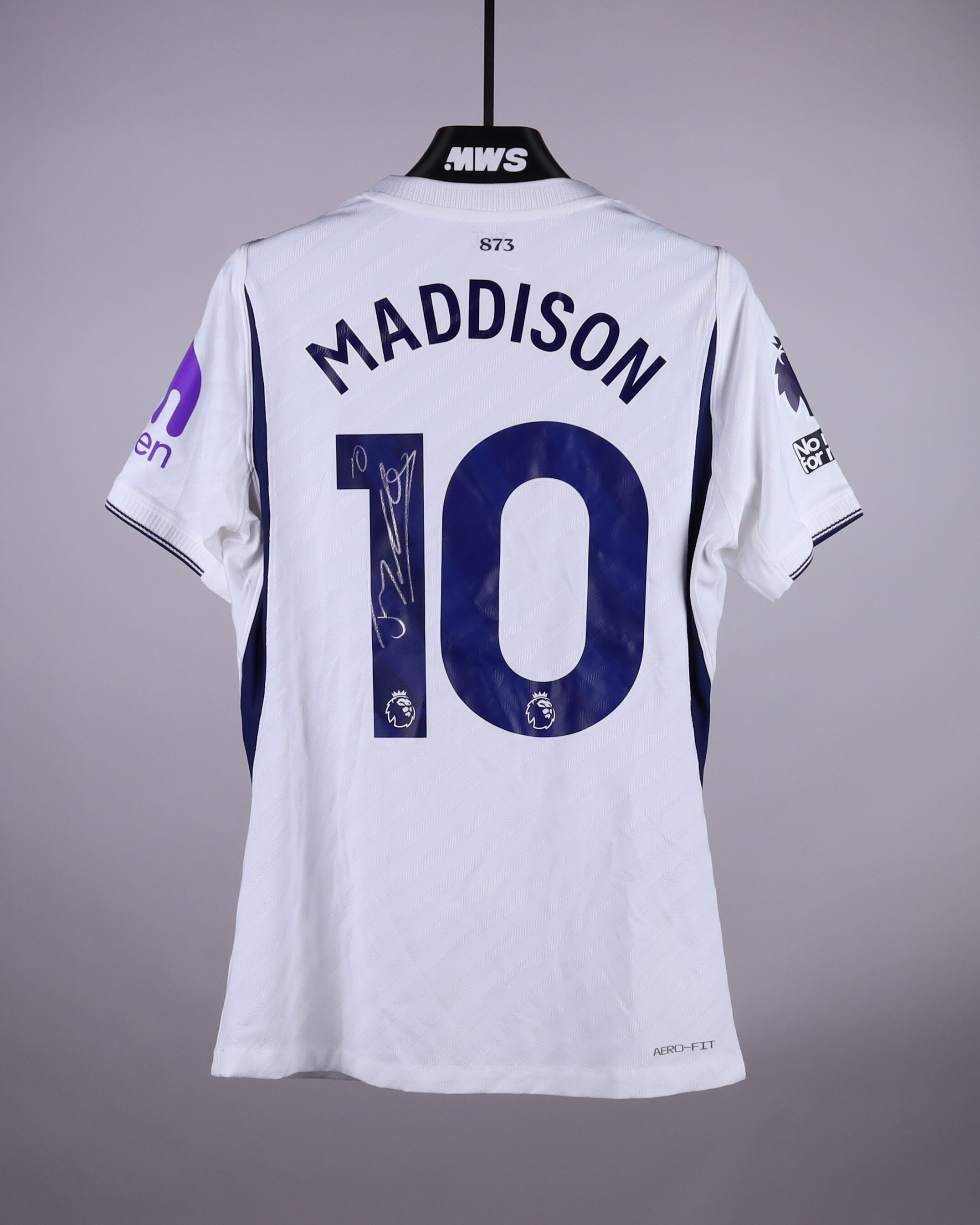 Tottenham Hotspur 팀의 James Maddison 셔츠