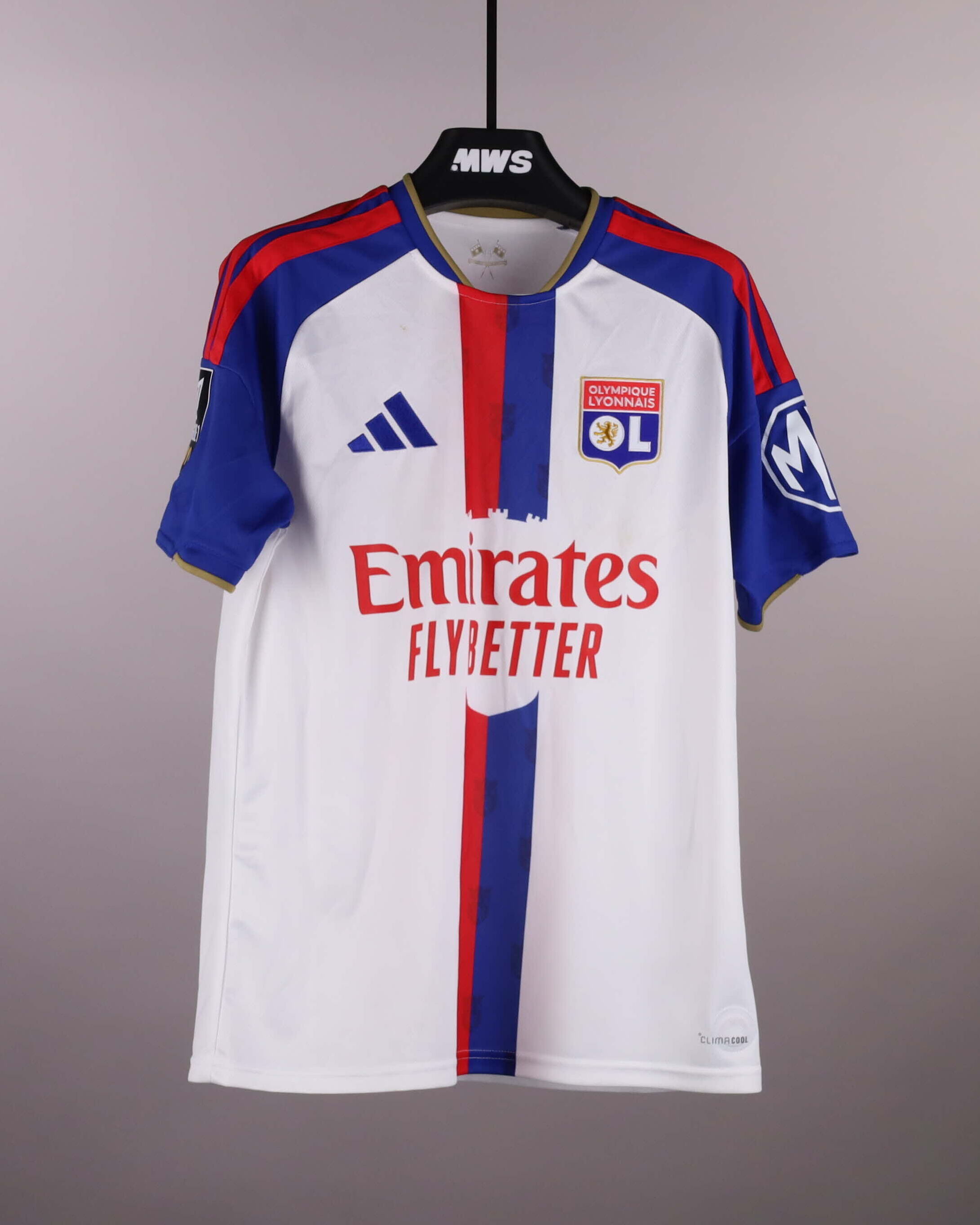Olympique Lyonnais-Trikot von Zachary Athekame