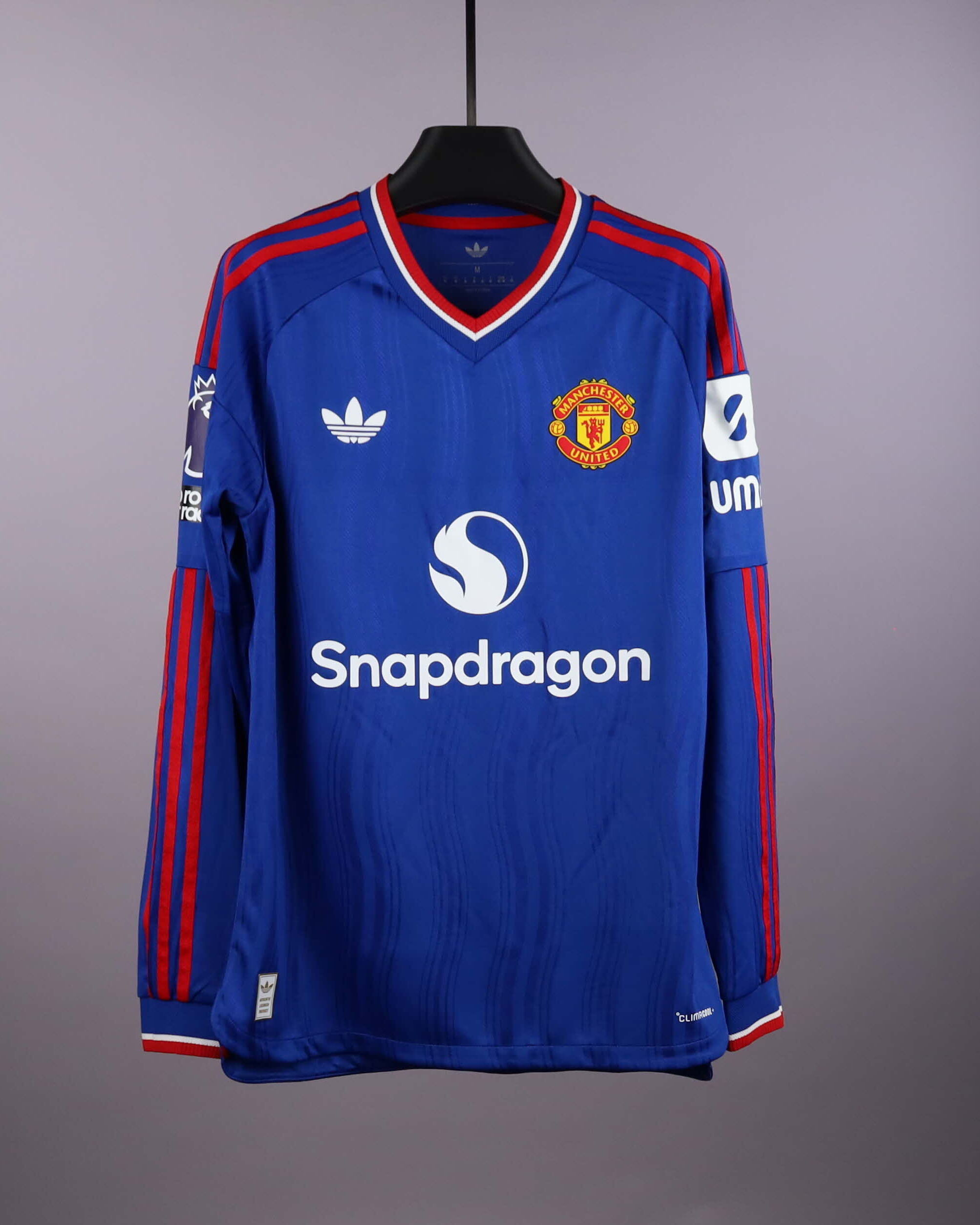 Lisandro Martínez Manchester United のシャツ