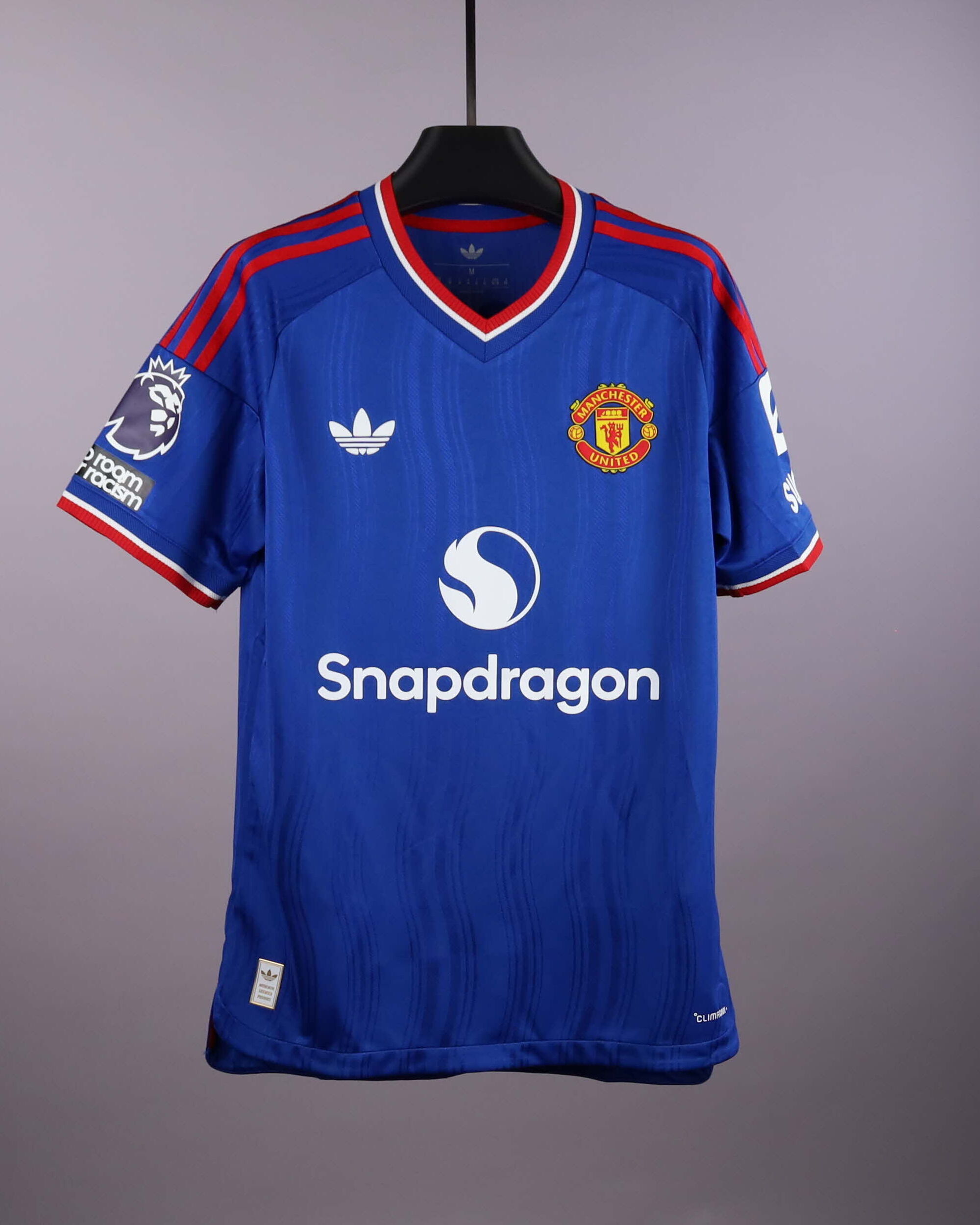 Leny Yoro Manchester United camisa.