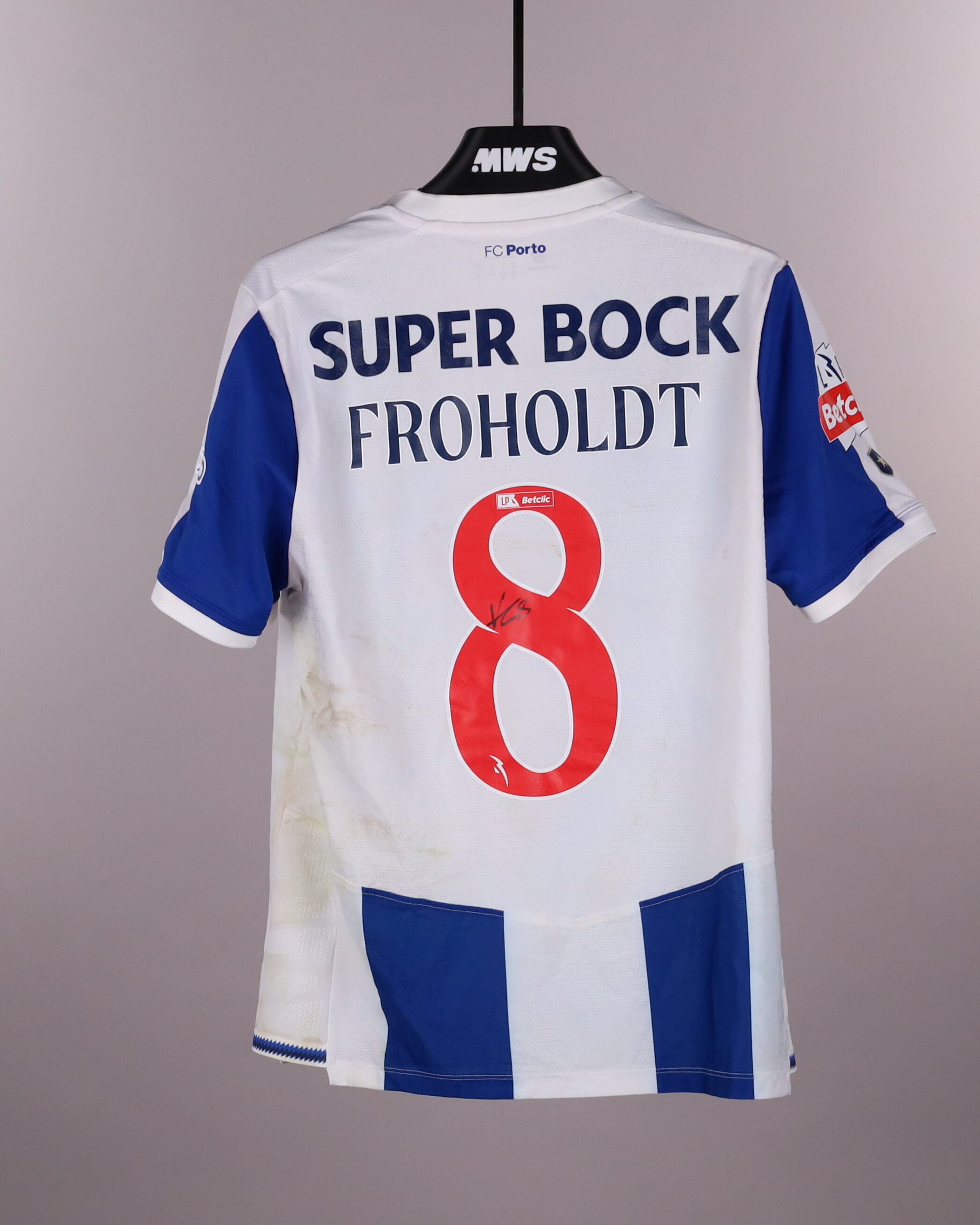 Victor Froholdt FC Porto shirt