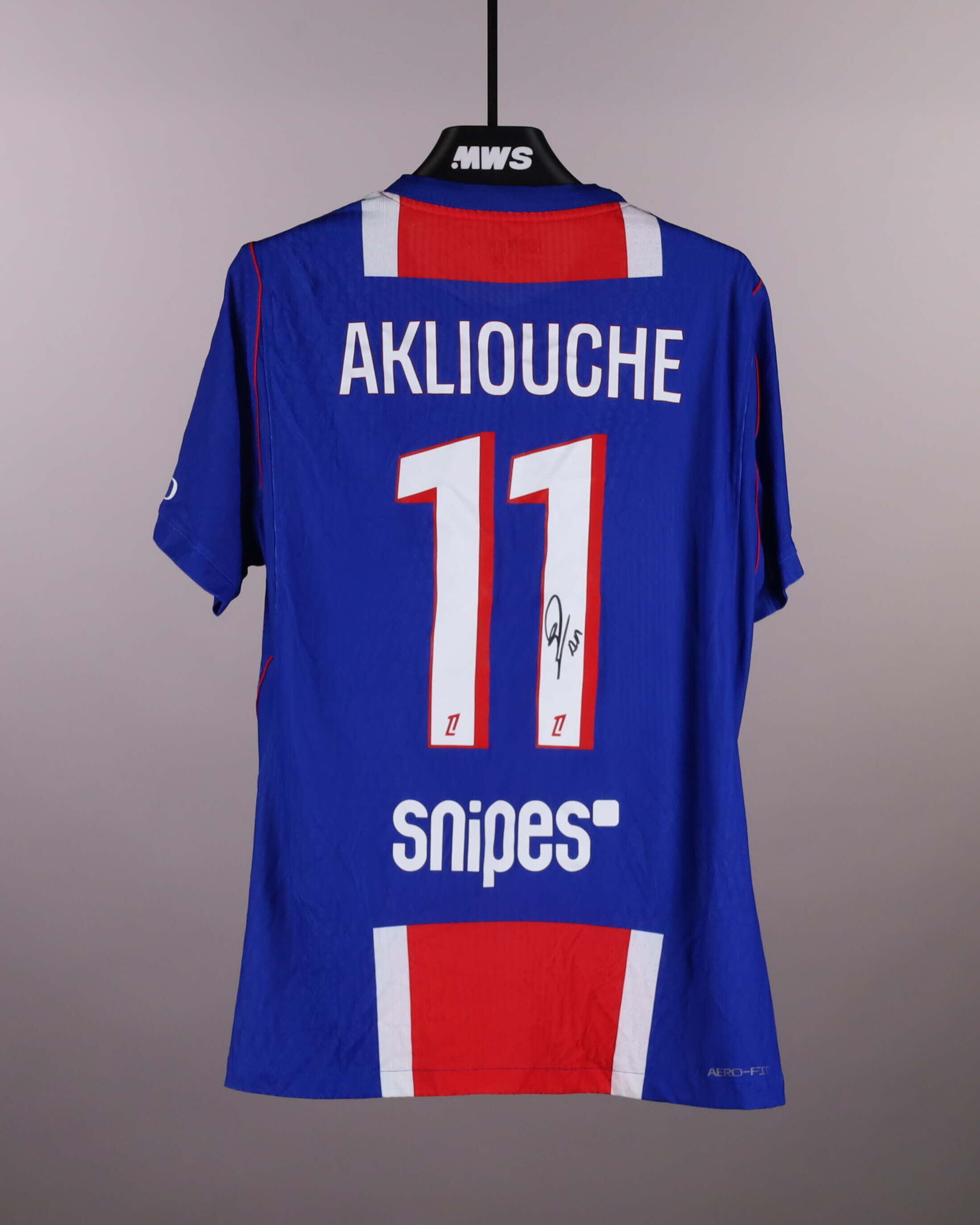Maghnes Akliouche Paris Saint-Germain shirt