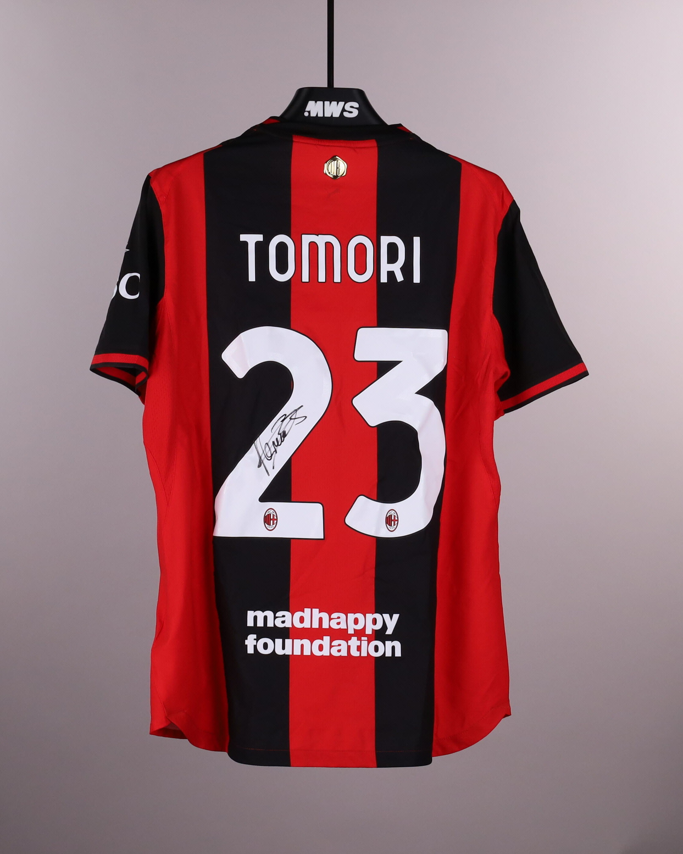 Fikayo Tomori AC Milan shirt