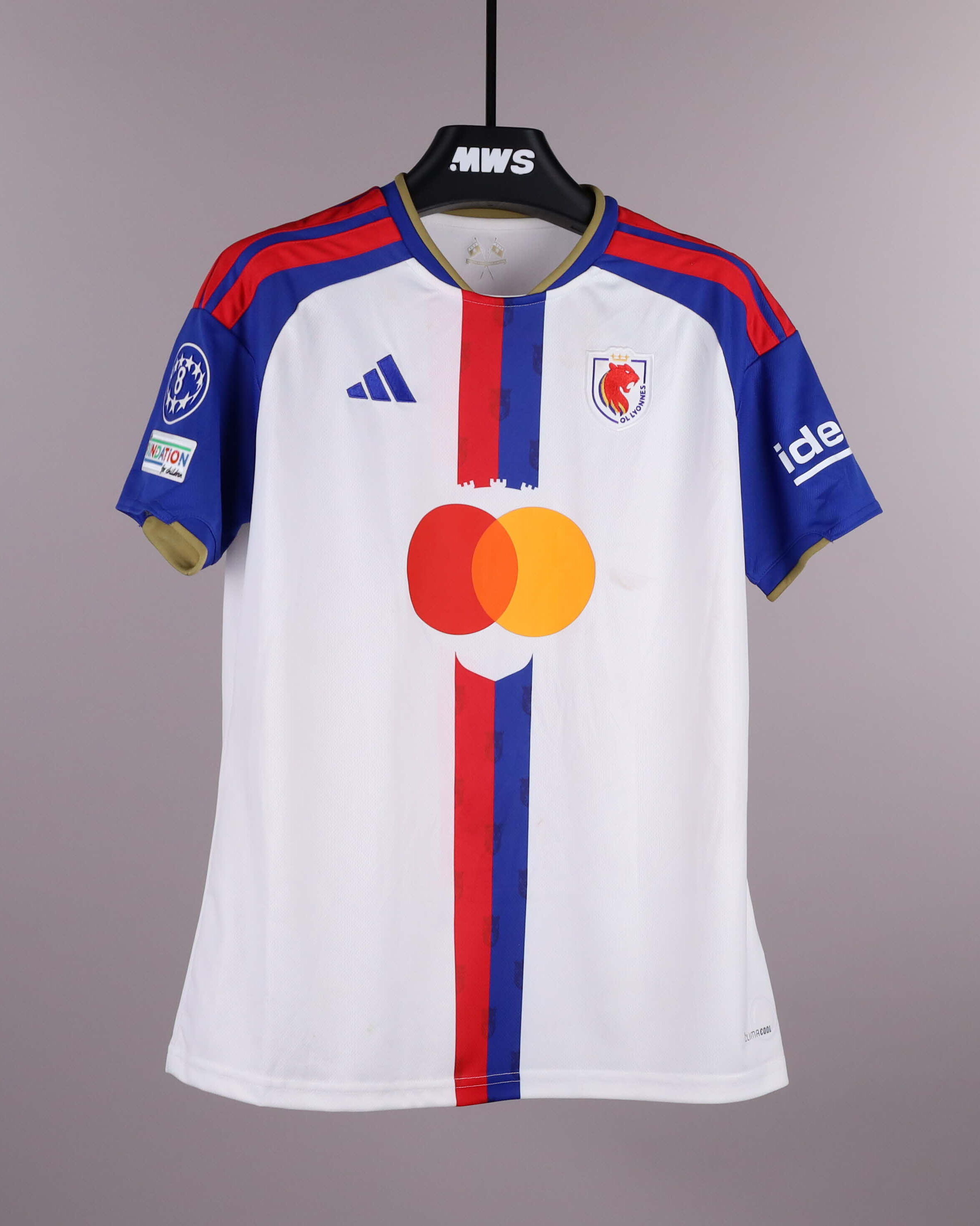 Marie-Antoinette Katoto OL Lyonnes jersey