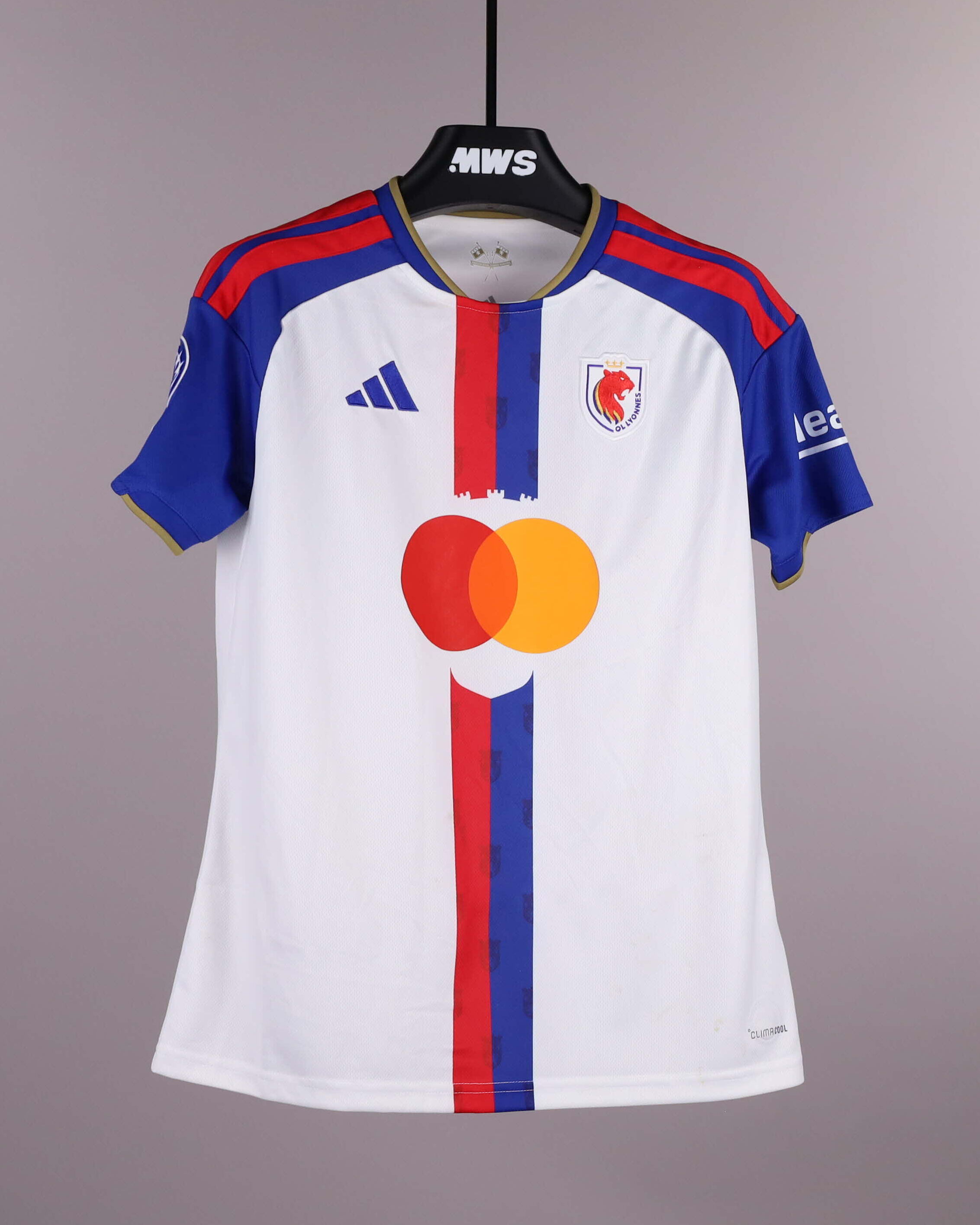 Caroline Weir OL Lyonnes のシャツ