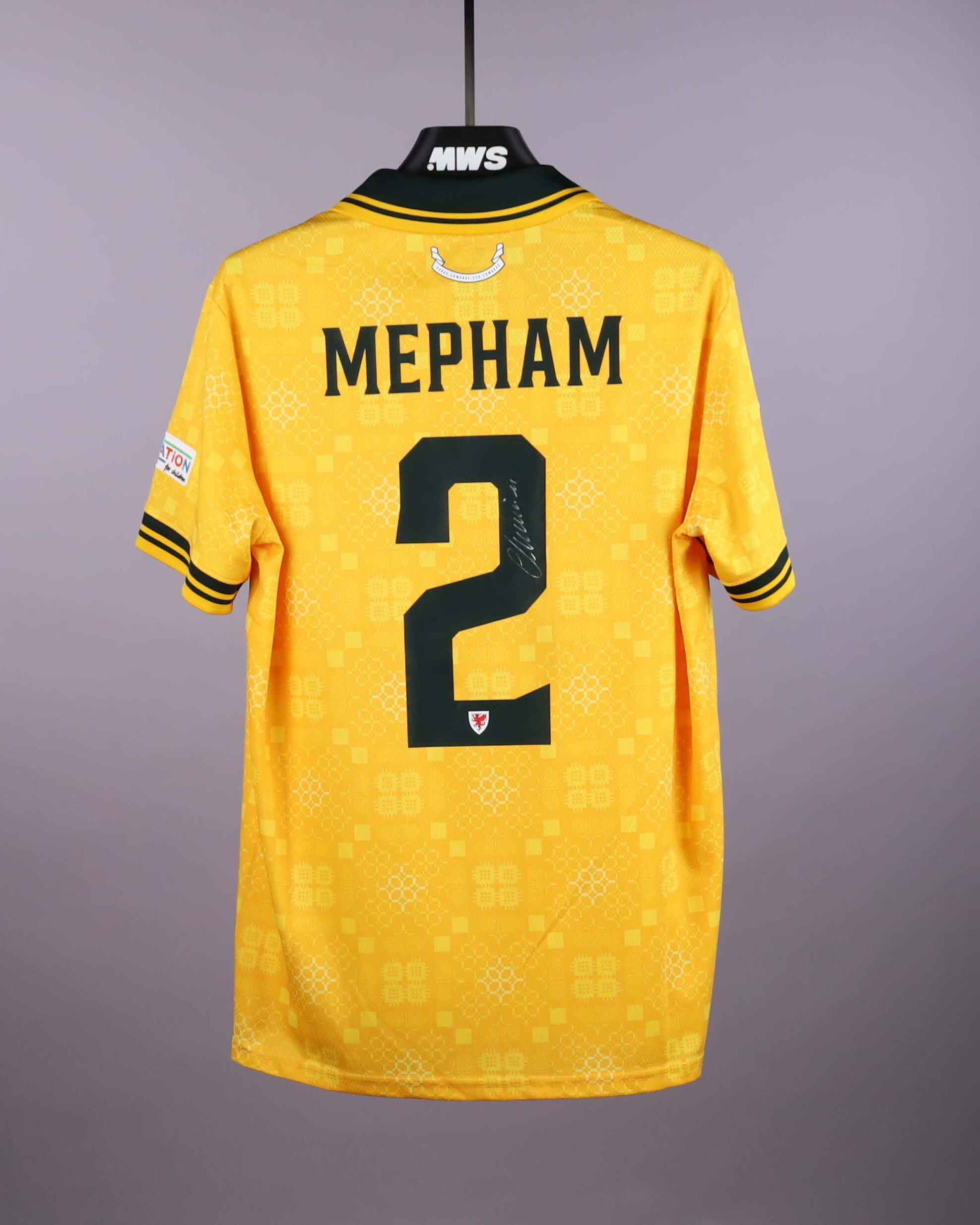 Wales-Trikot von Chris Mepham