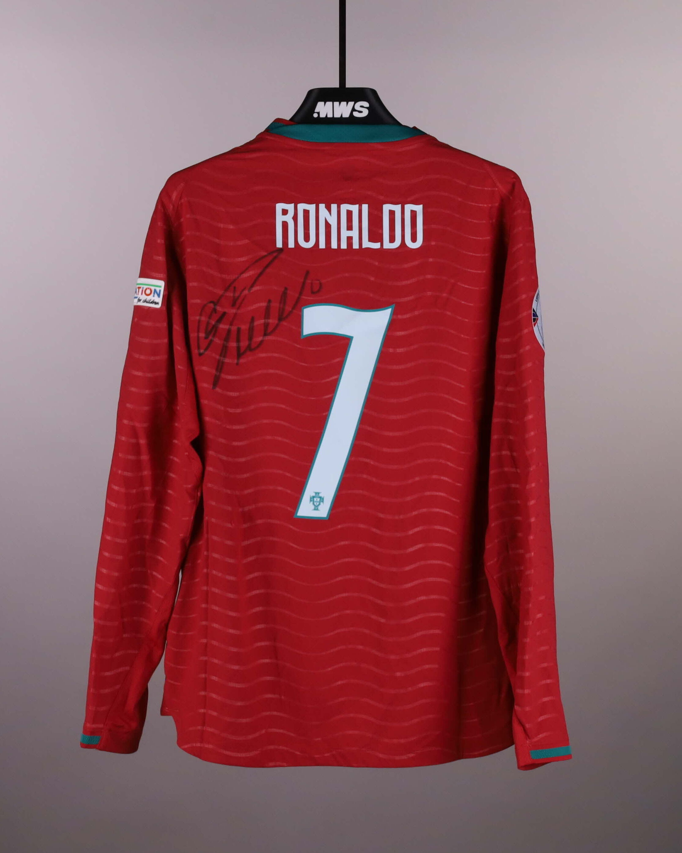 Cristiano Ronaldo ポルトガル のシャツ