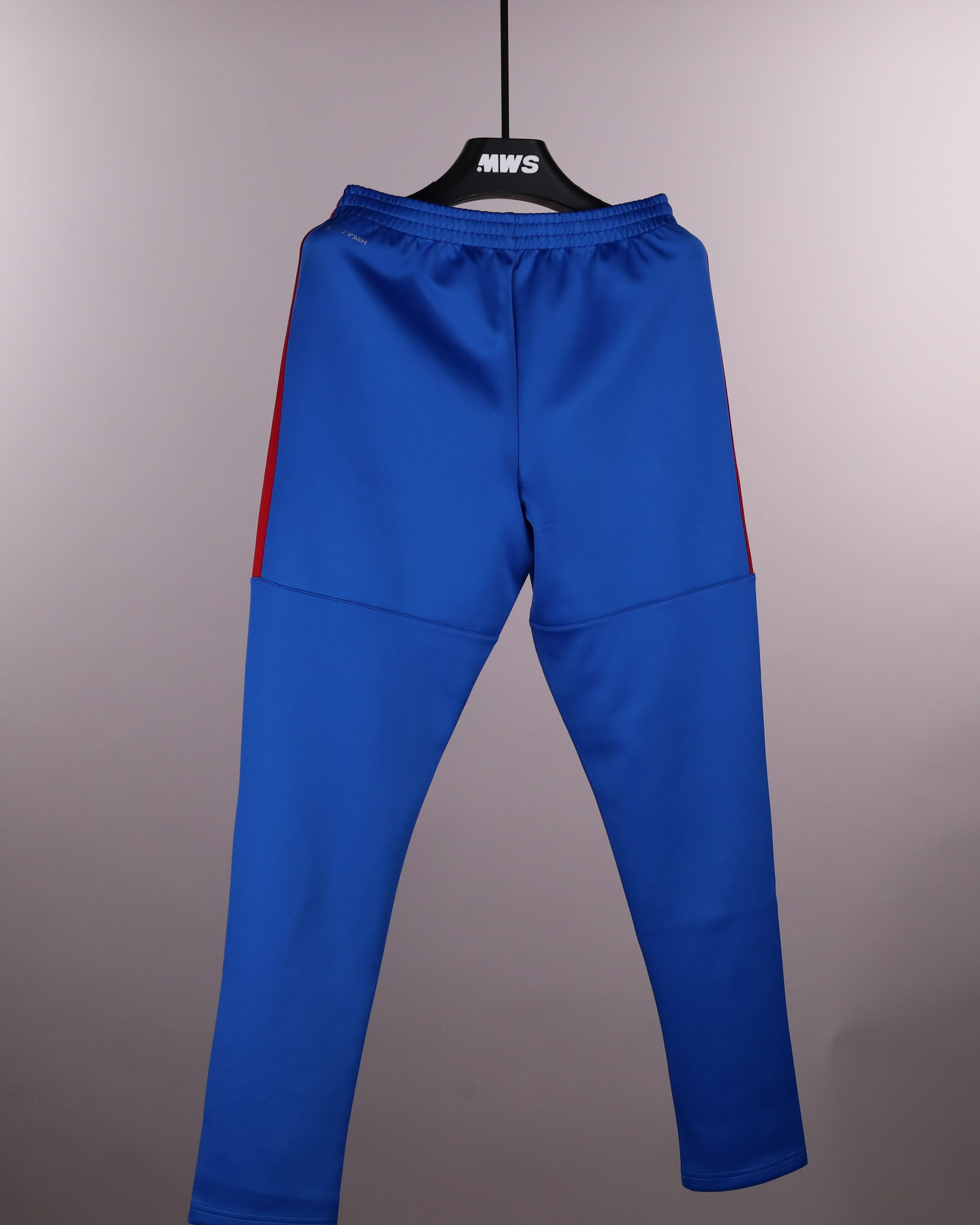 Ragnar Oratmangoen (Sweater+Pants)