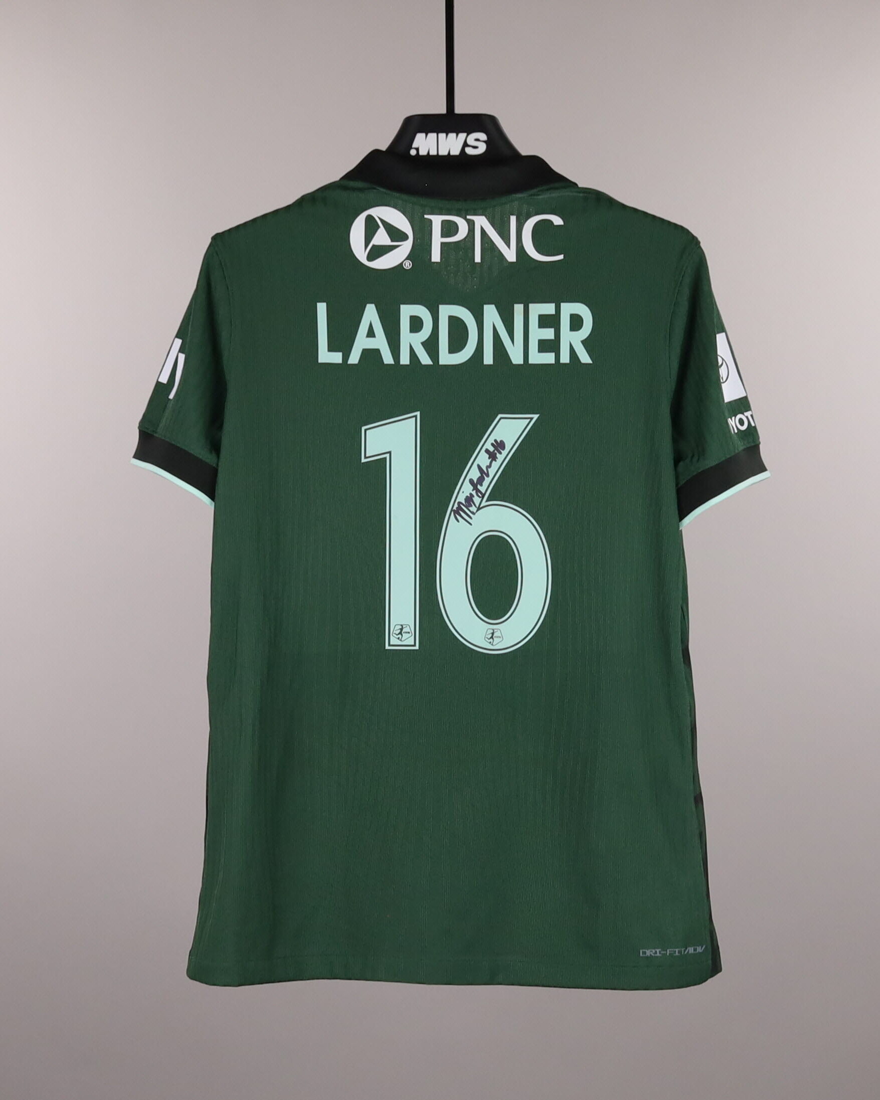 Maja Lardner Racing Louisville FC jersey
