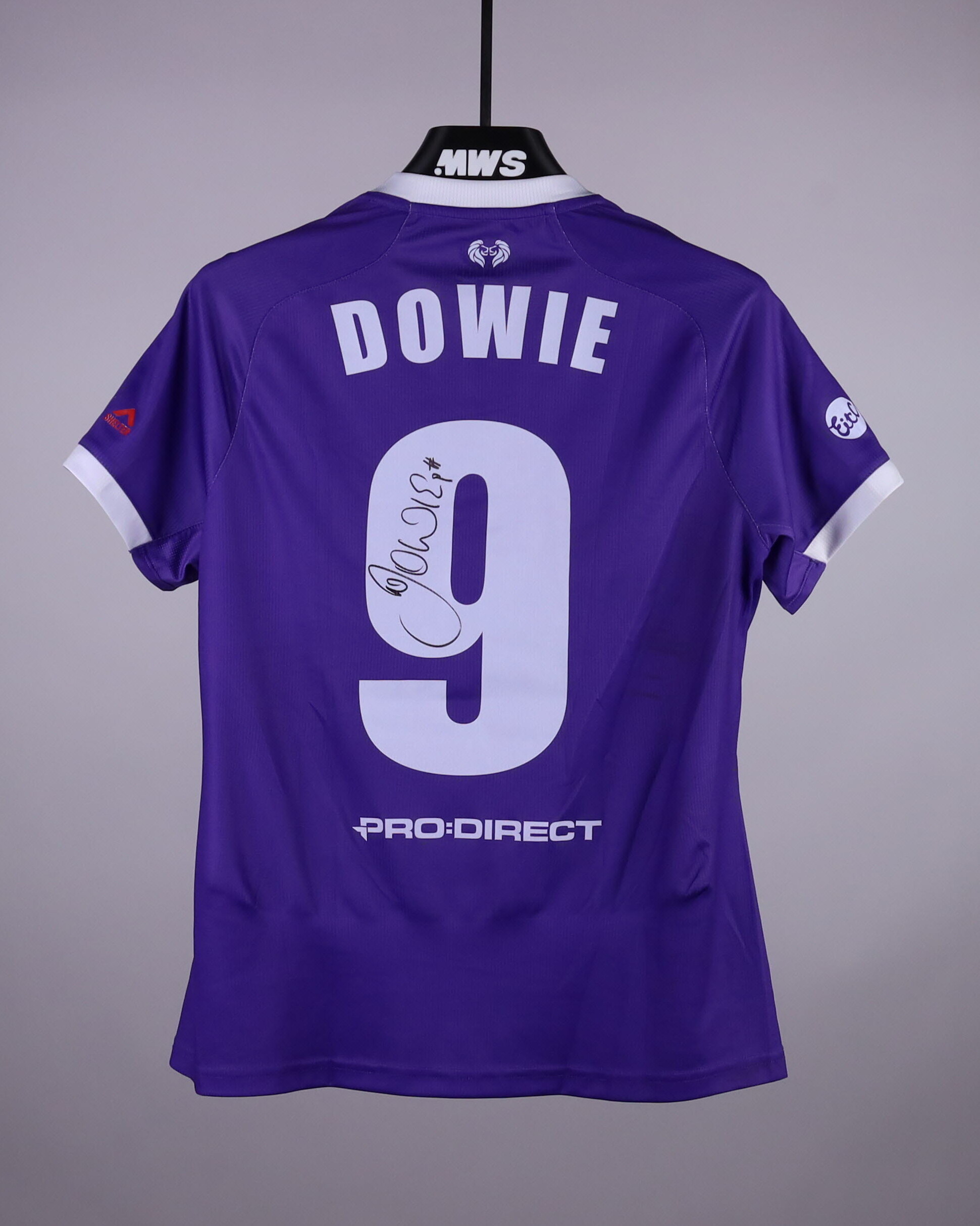 Natasha Dowie Liverpool jersey