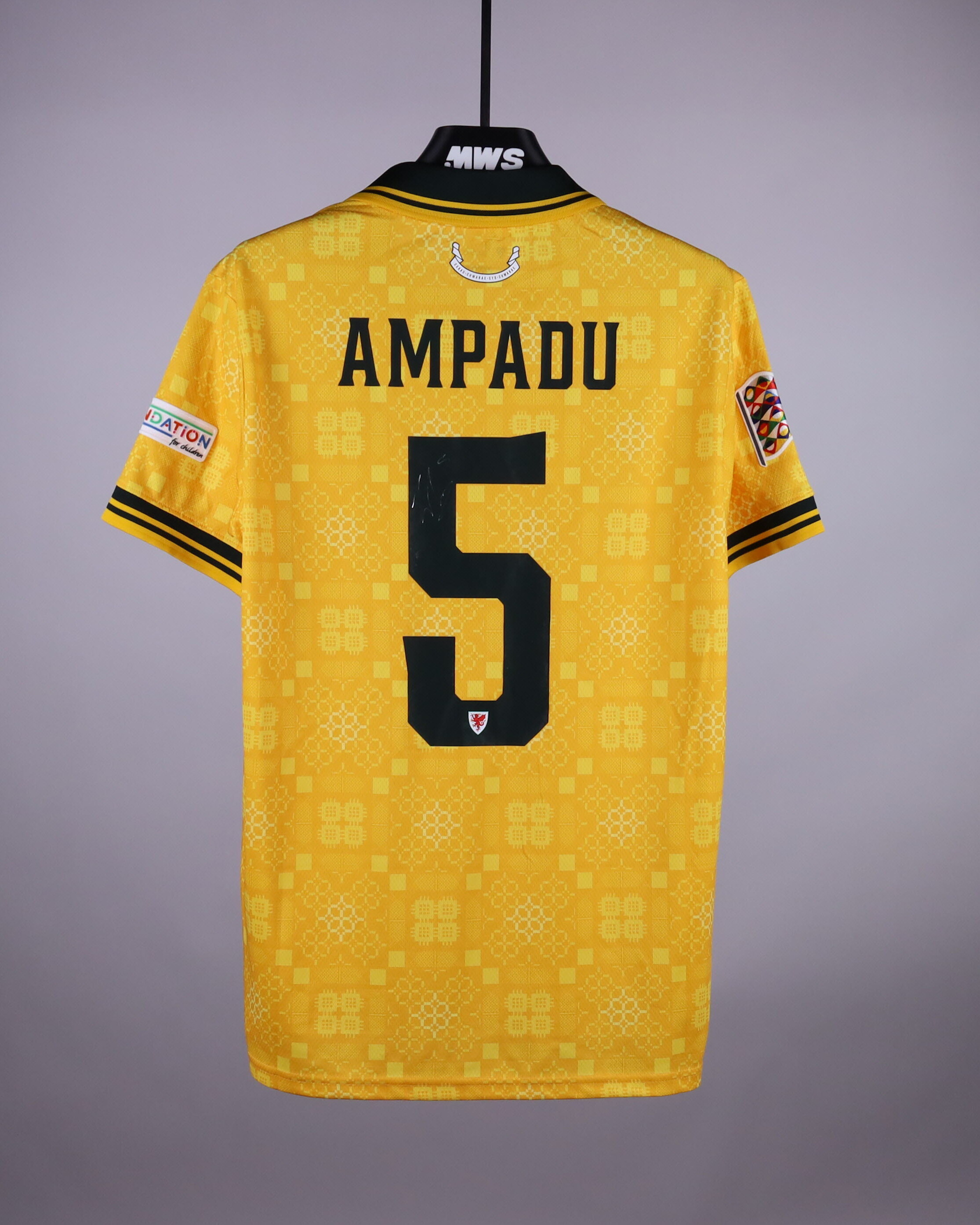 Camiseta Ethan Ampadu Wales