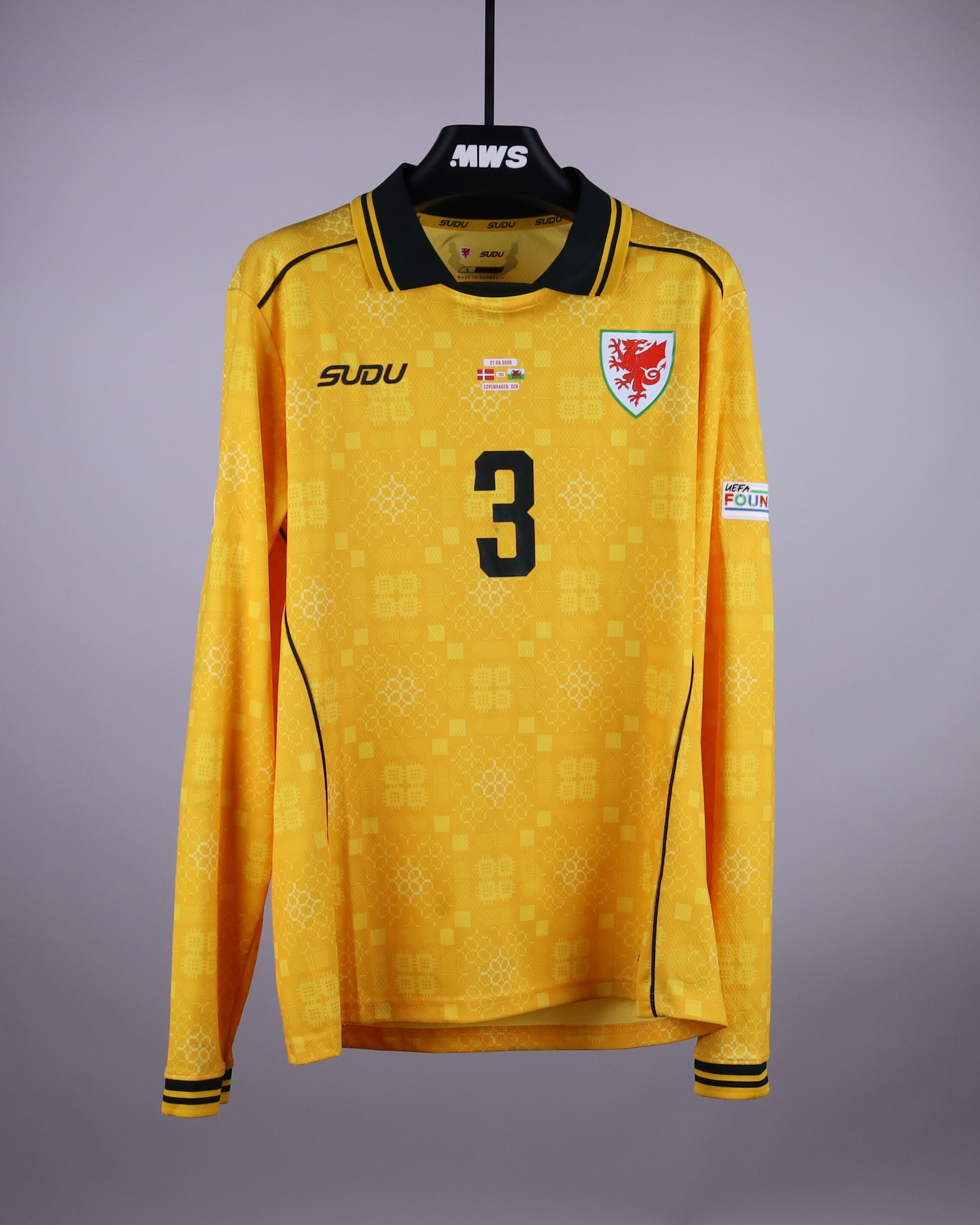 Wales-Trikot von Neco Williams