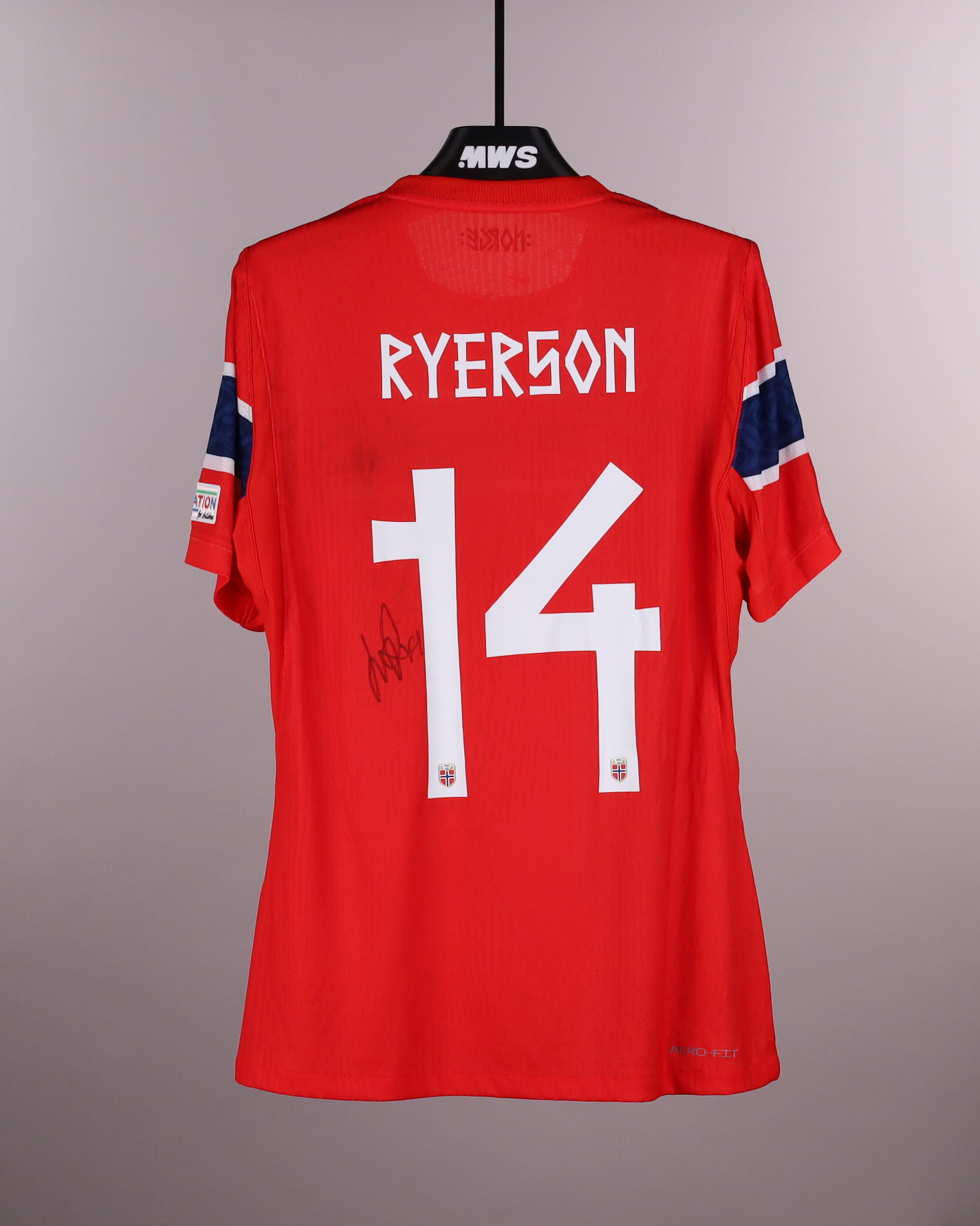 Julian Ryerson Norway のシャツ