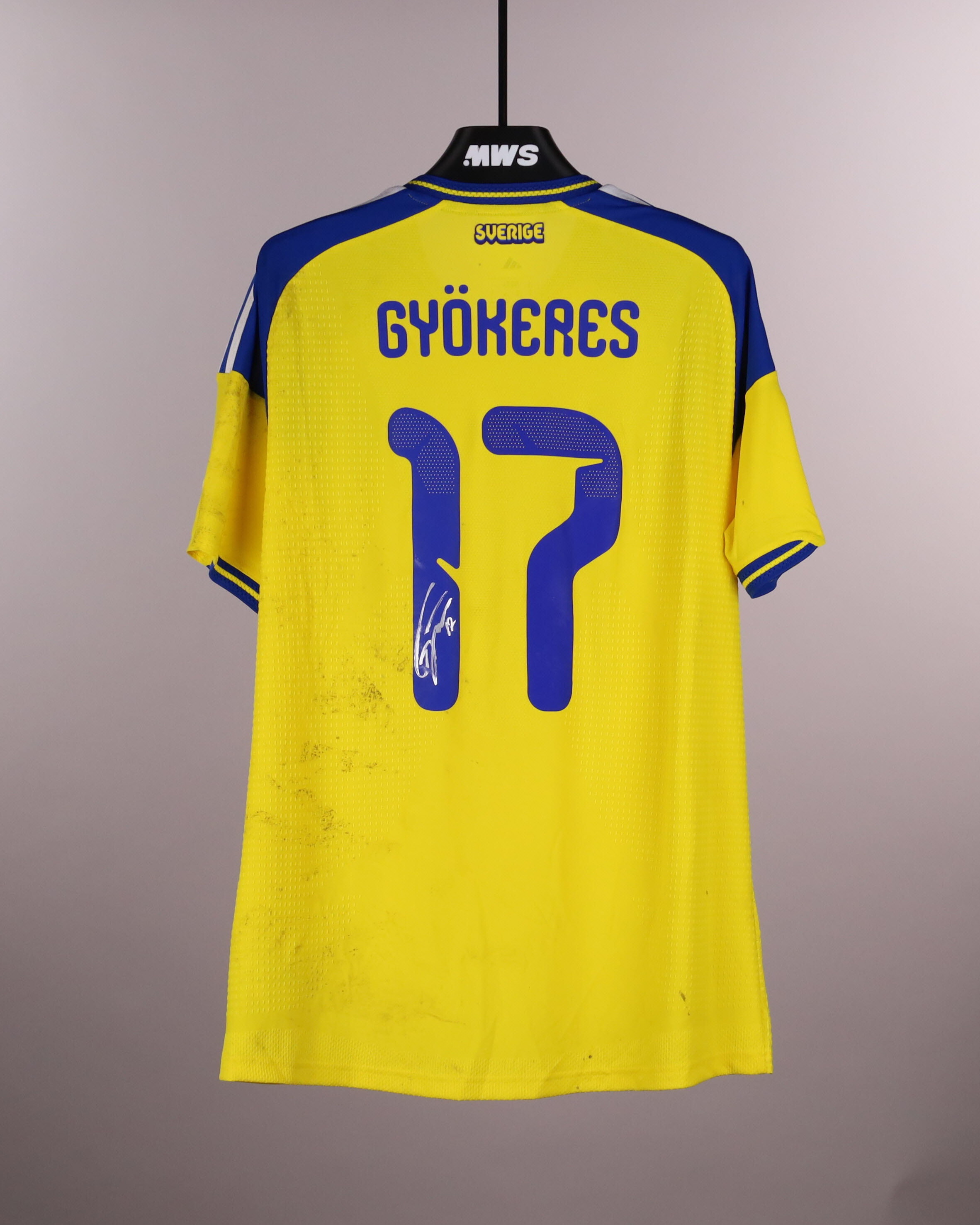 Viktor Gyökeres Sweden shirt