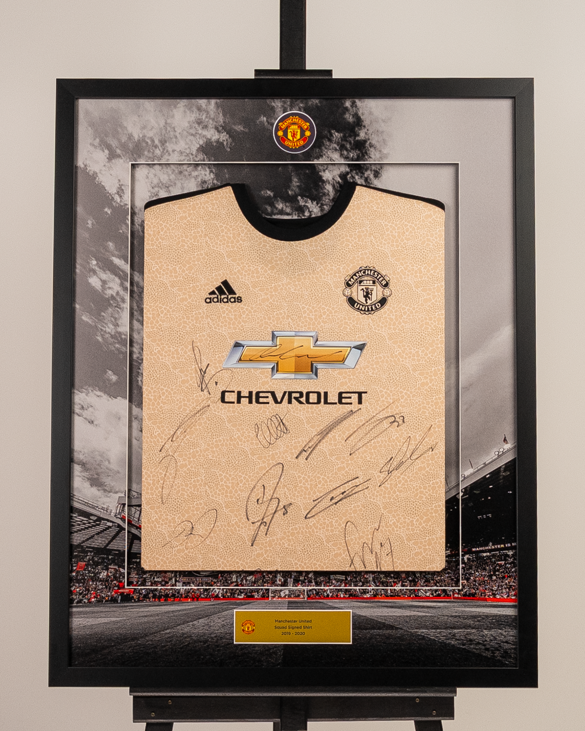 19/20 Manchester United Limited Edition Framed Squad Signed Shirt - 1