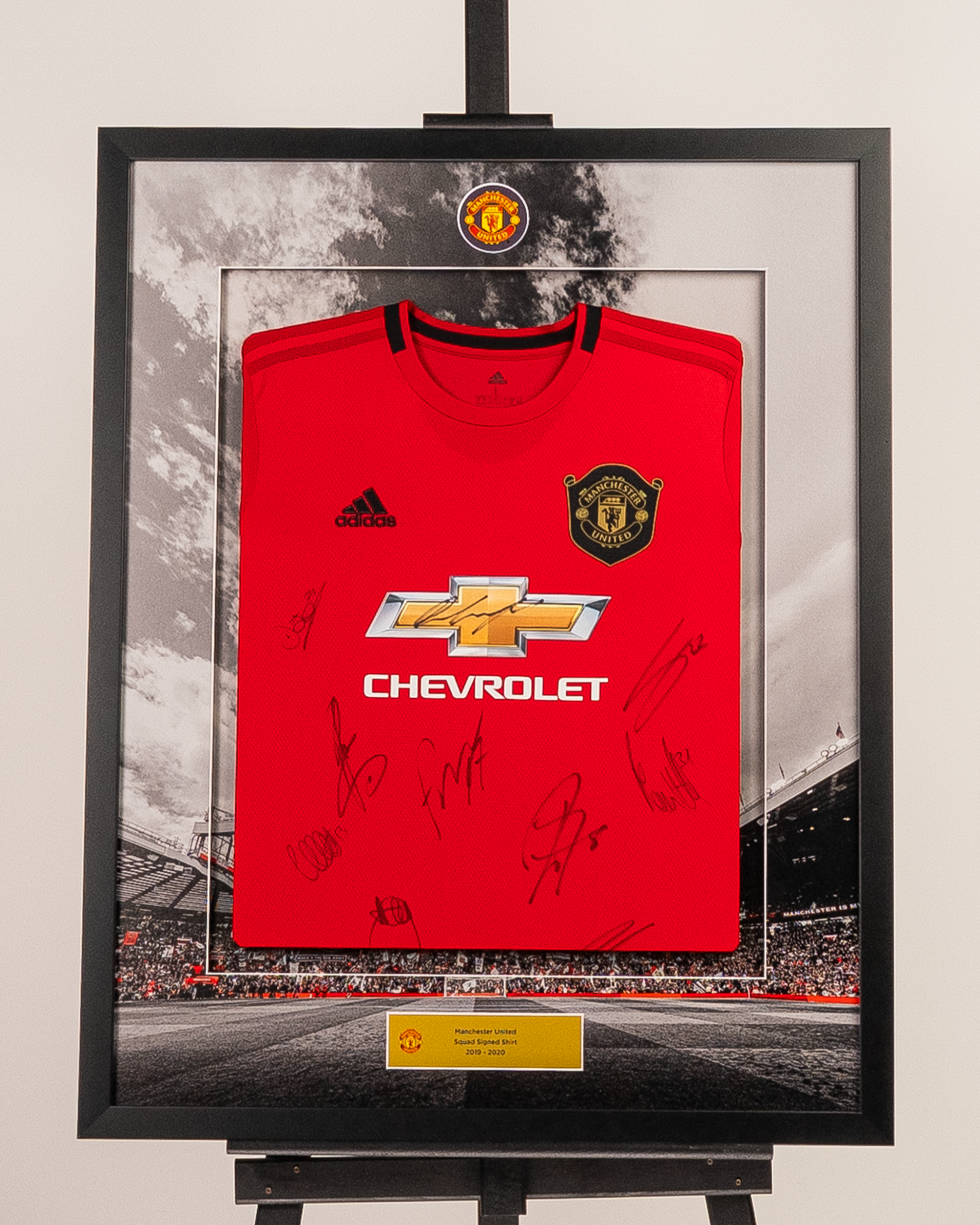 19/20 Manchester United Limited Edition Framed Squad Signed Shirt - 10