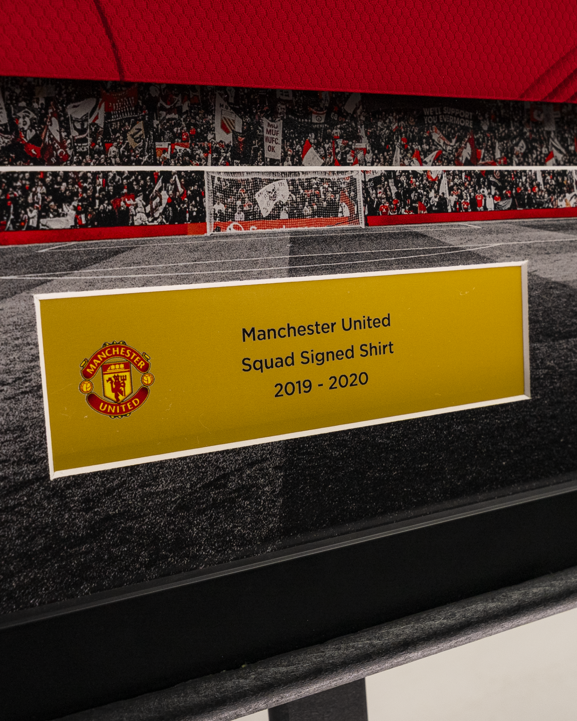 19/20 Manchester United Limited Edition Framed Squad Signed Shirt - 10