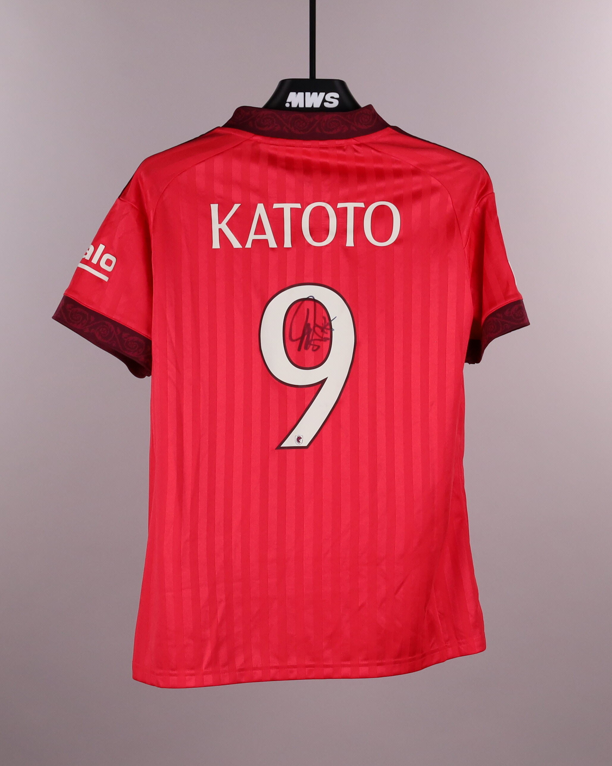 Marie-Antoinette Katoto OL Lyonnes jersey