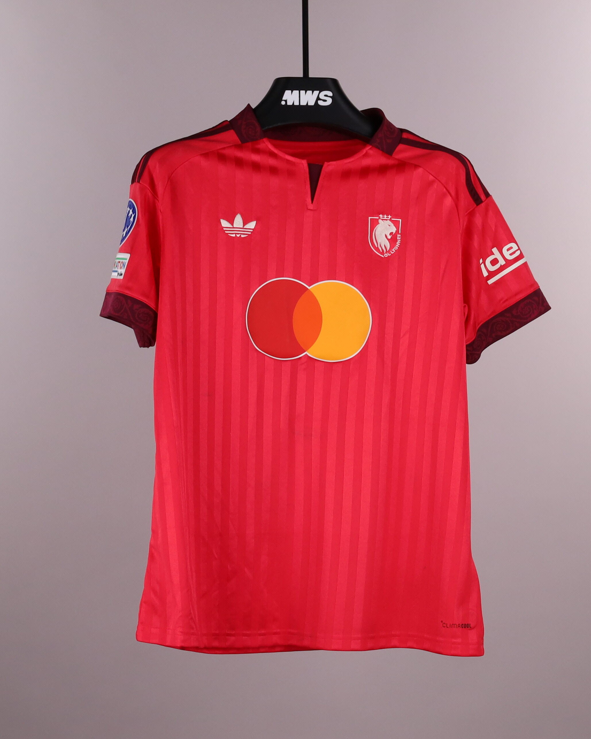 Marie-Antoinette Katoto OL Lyonnes jersey