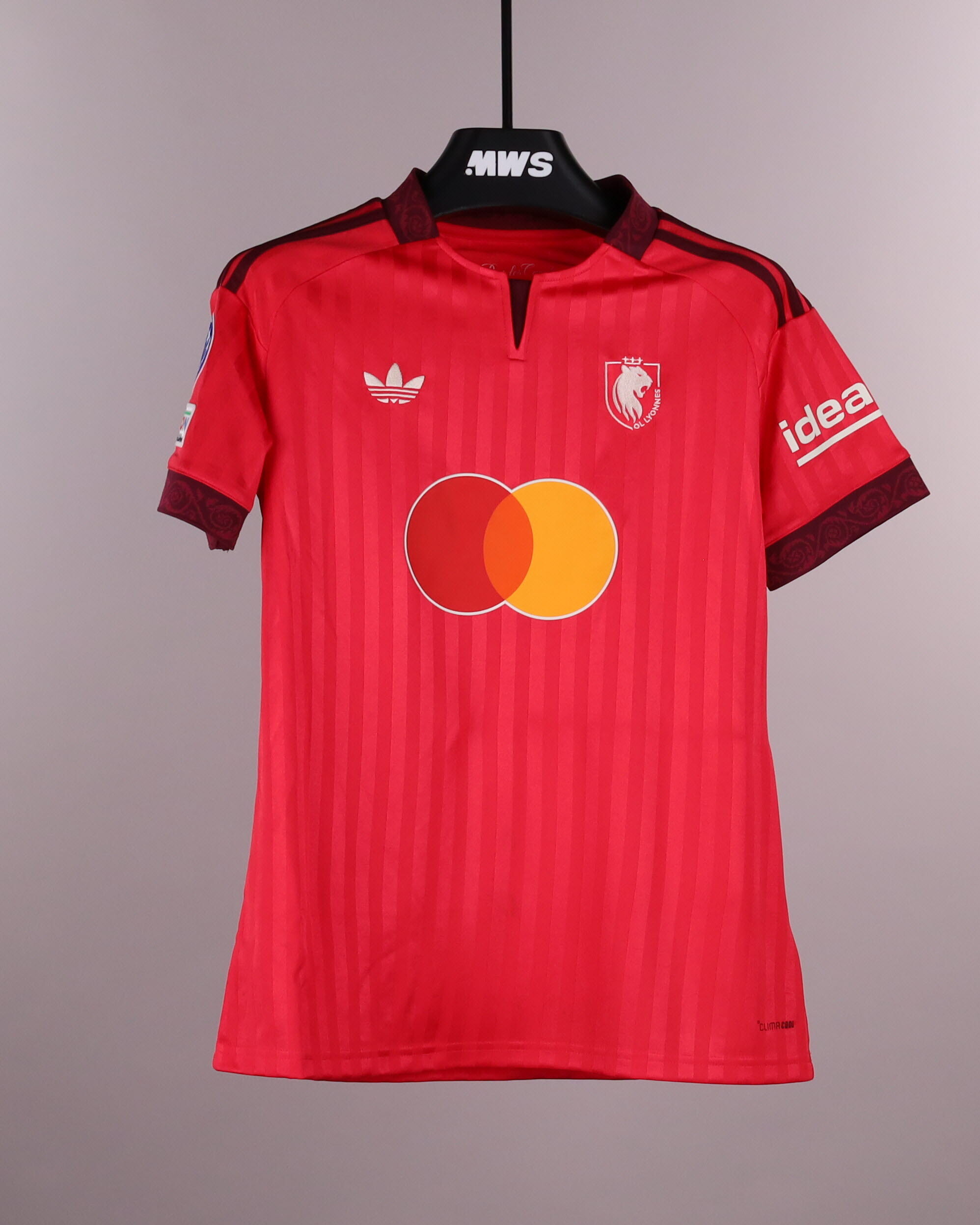 Ada Hegerberg OL Lyonnes jersey