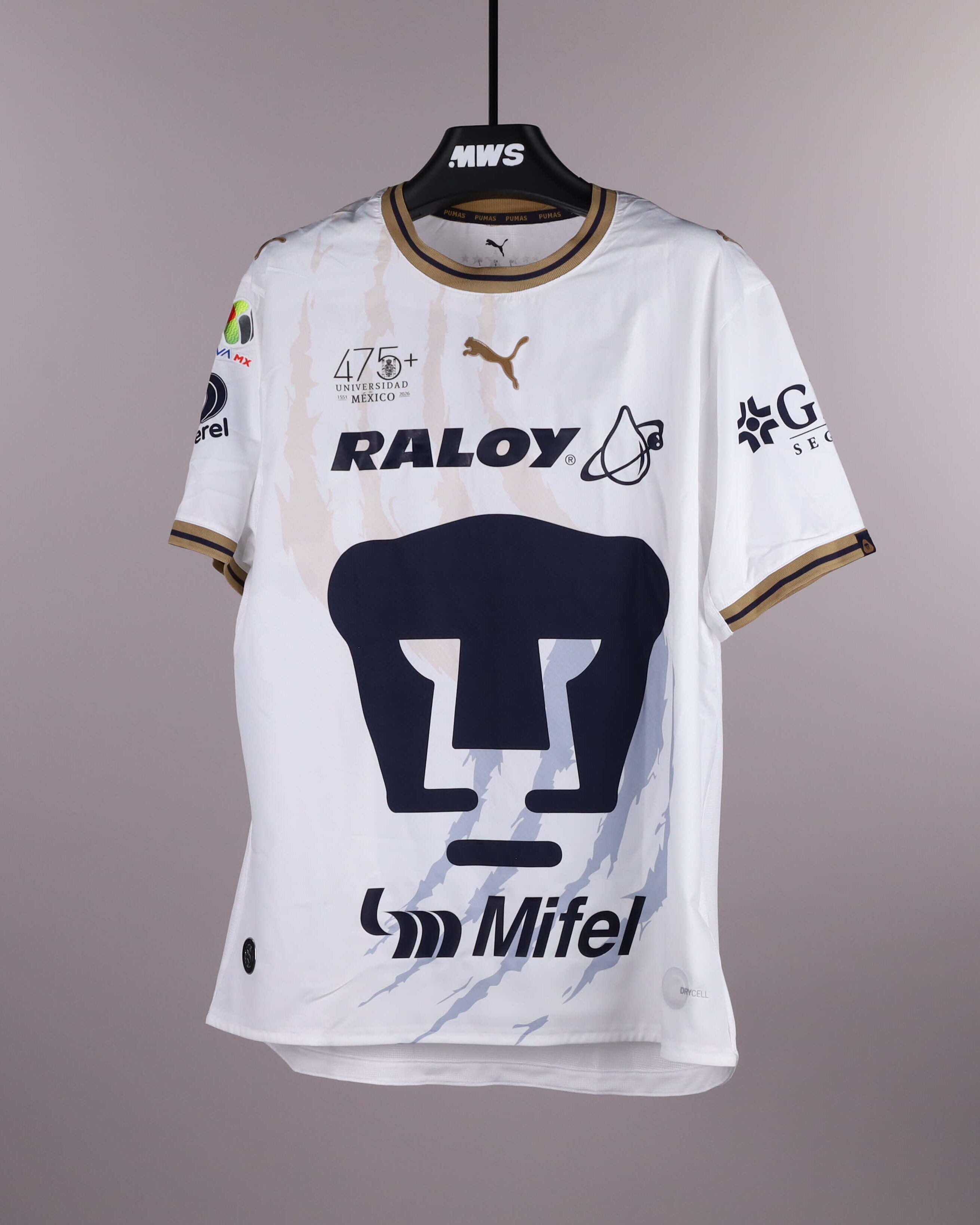 Juninho Pumas のシャツ