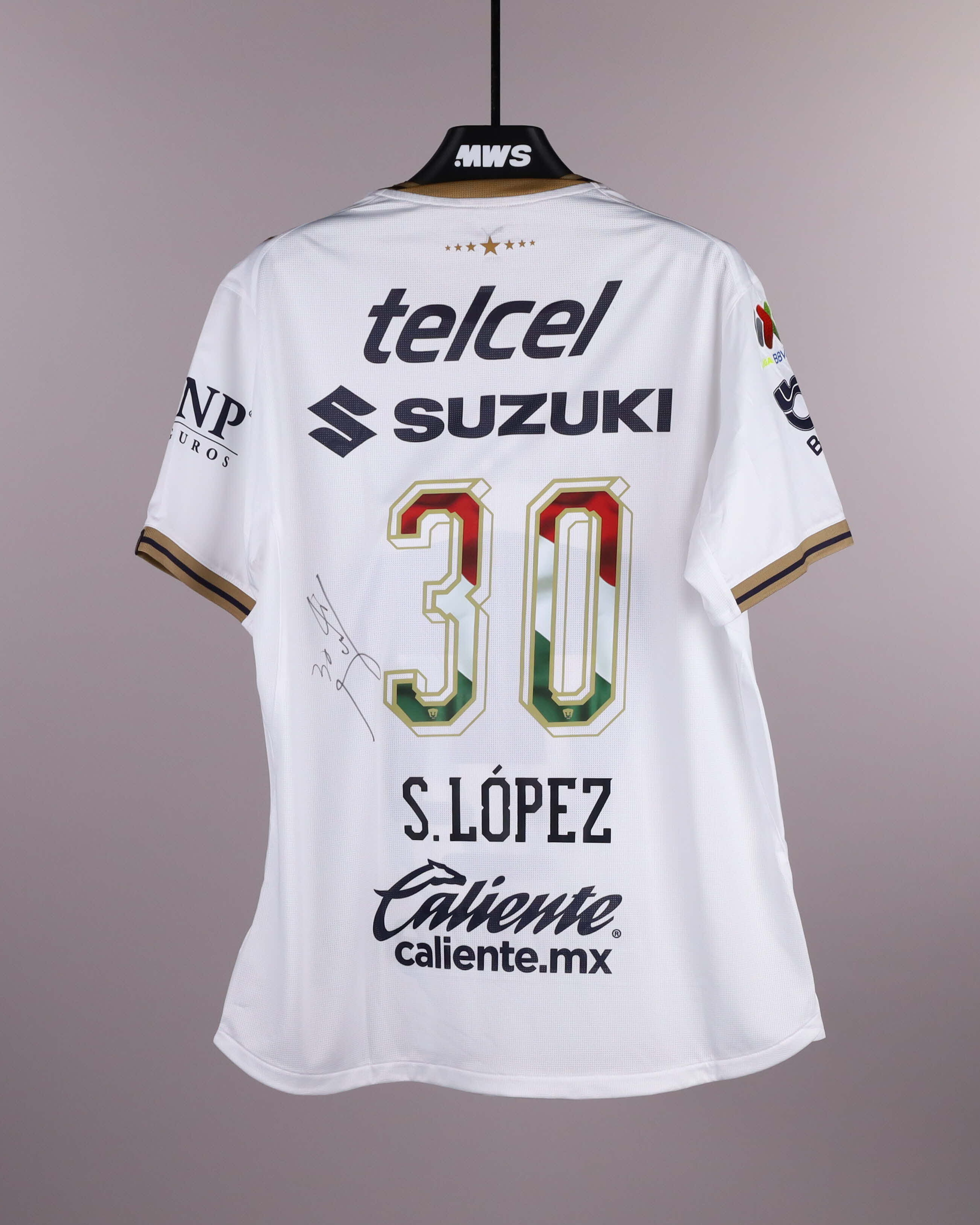 Santiago López Pumas のシャツ
