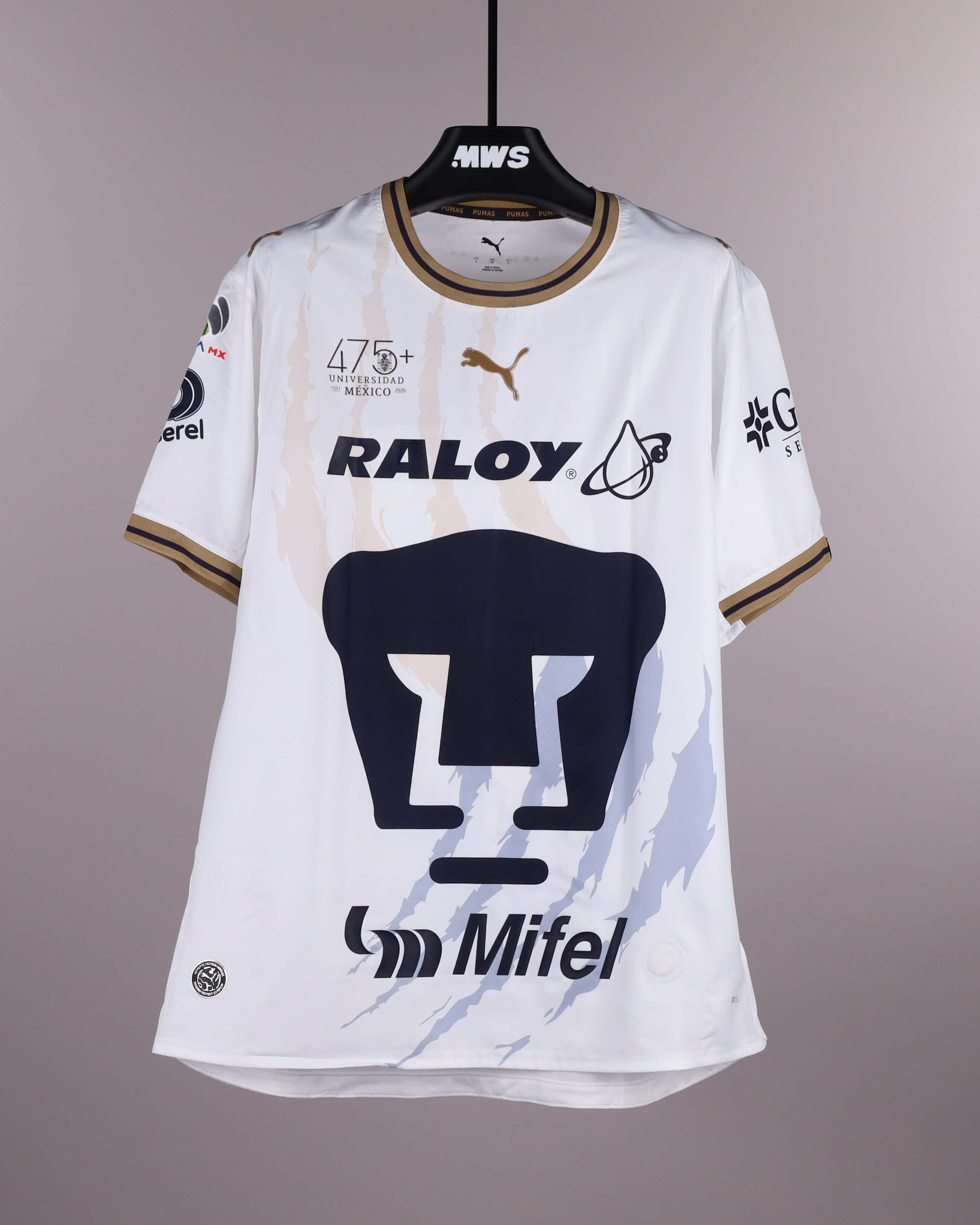 Santiago López Pumas のシャツ