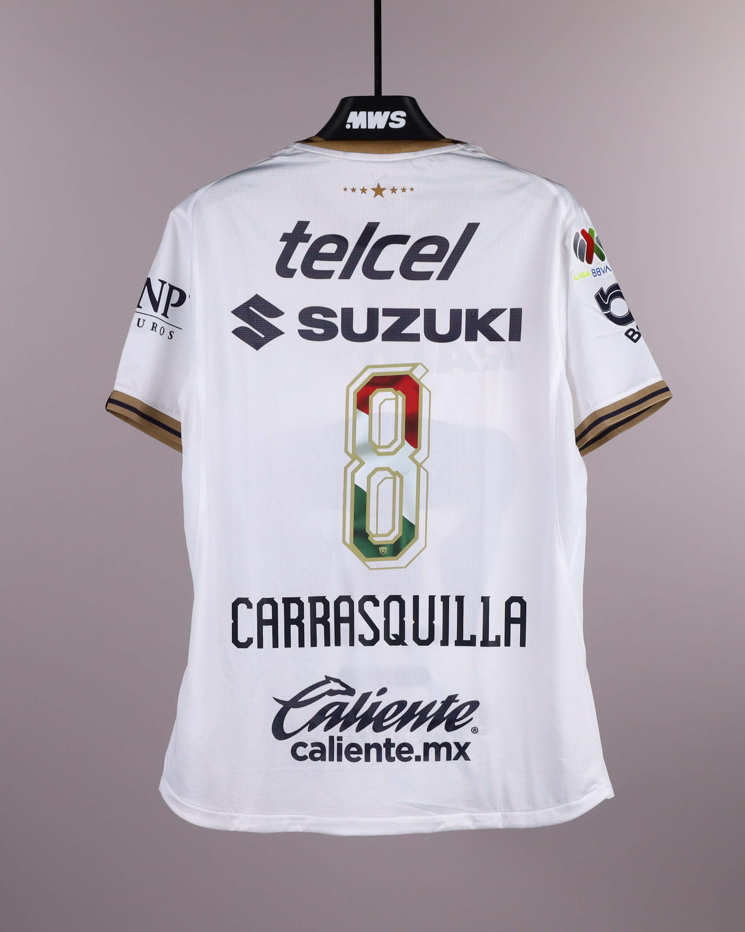 Adalberto Carrasquilla Pumas のシャツ