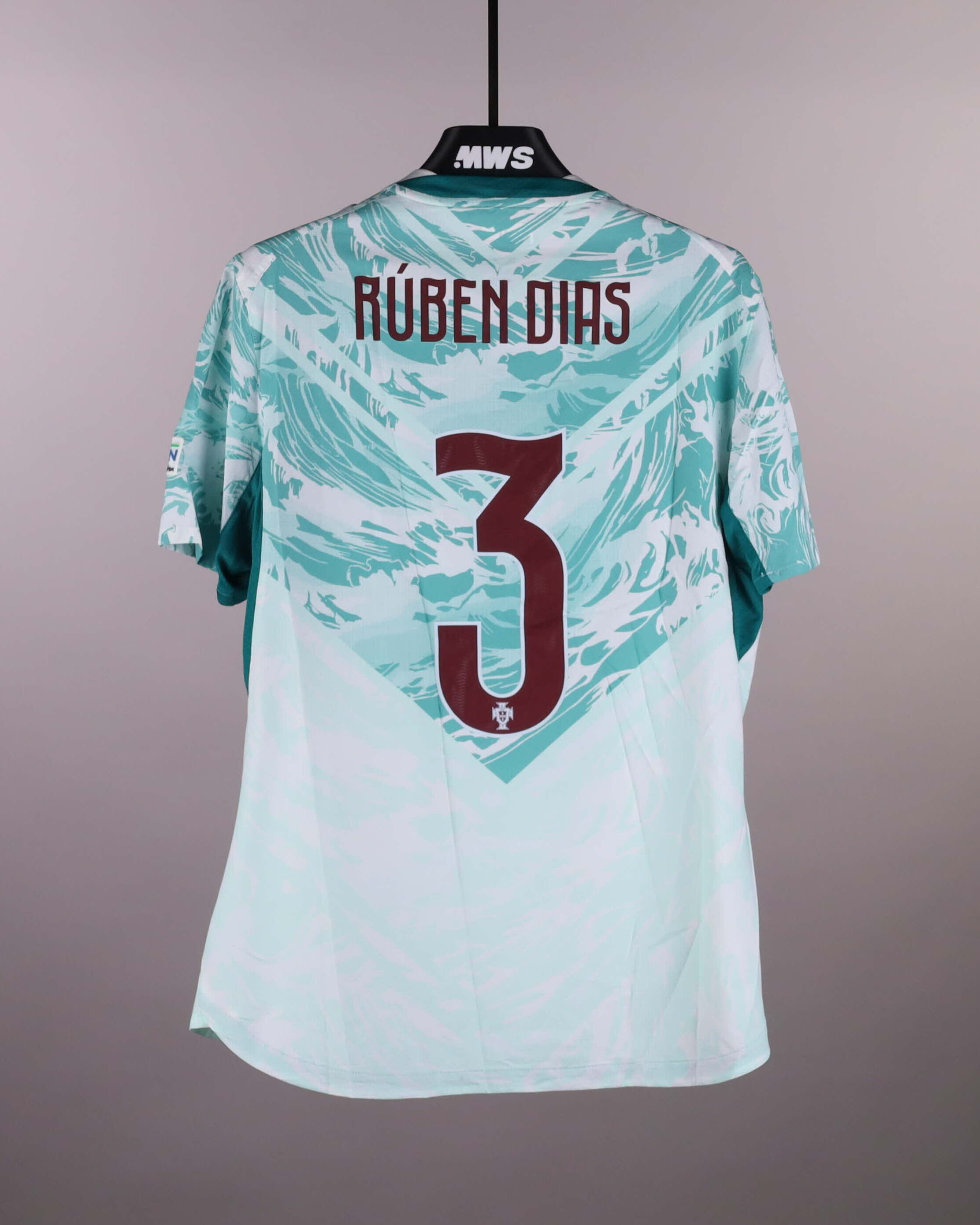 来自Portugal的Rúben Dias球衣