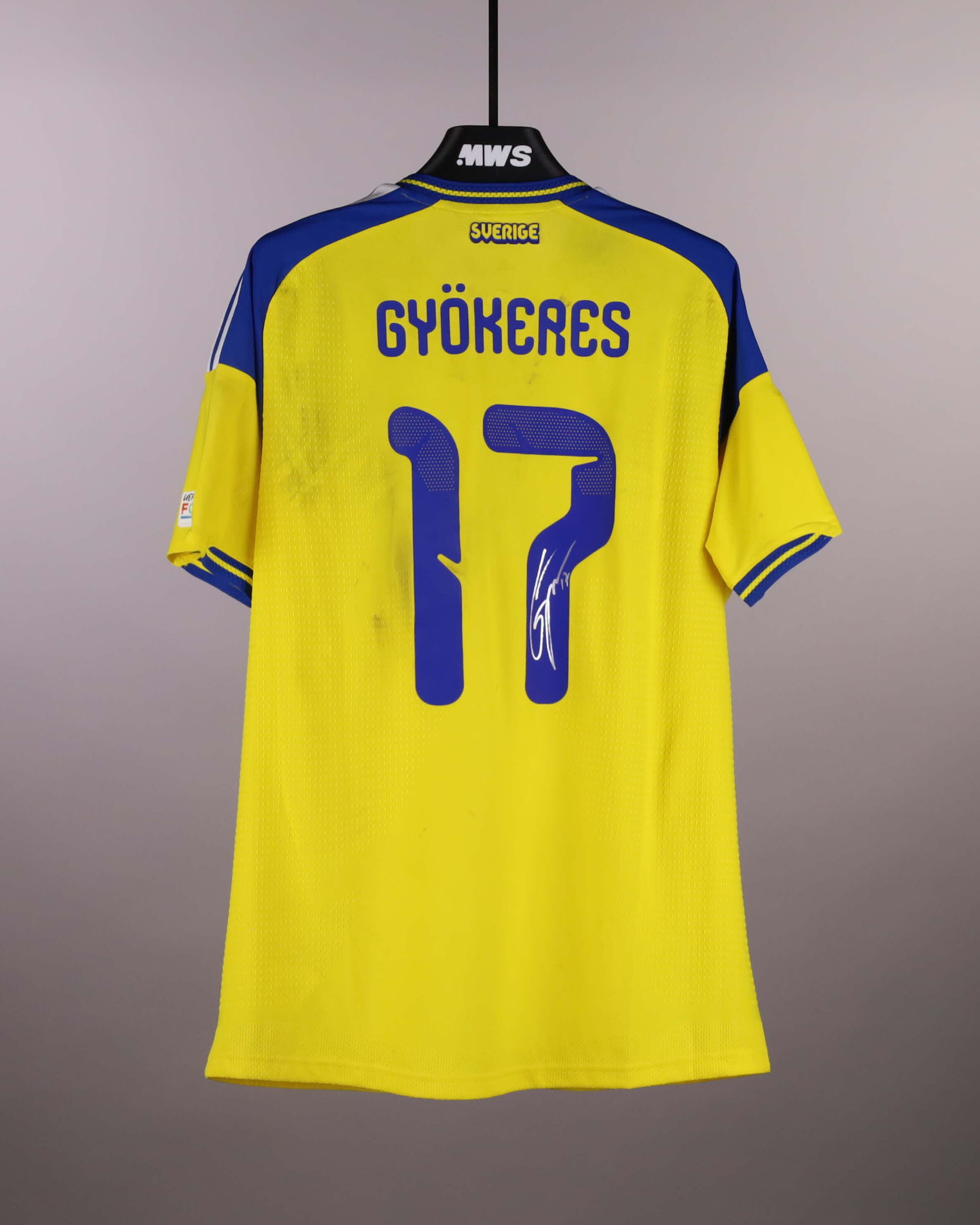 Viktor Gyökeres Sweden shirt
