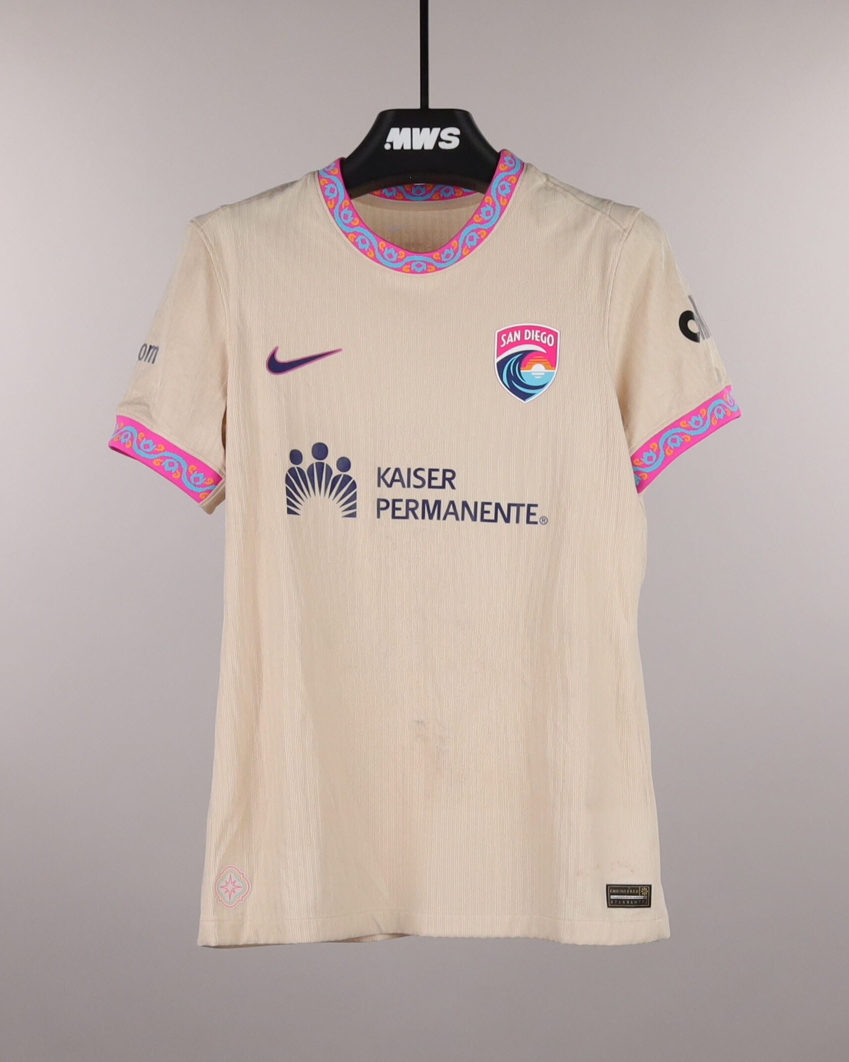 Kenza Dali San Diego Wave FC shirt