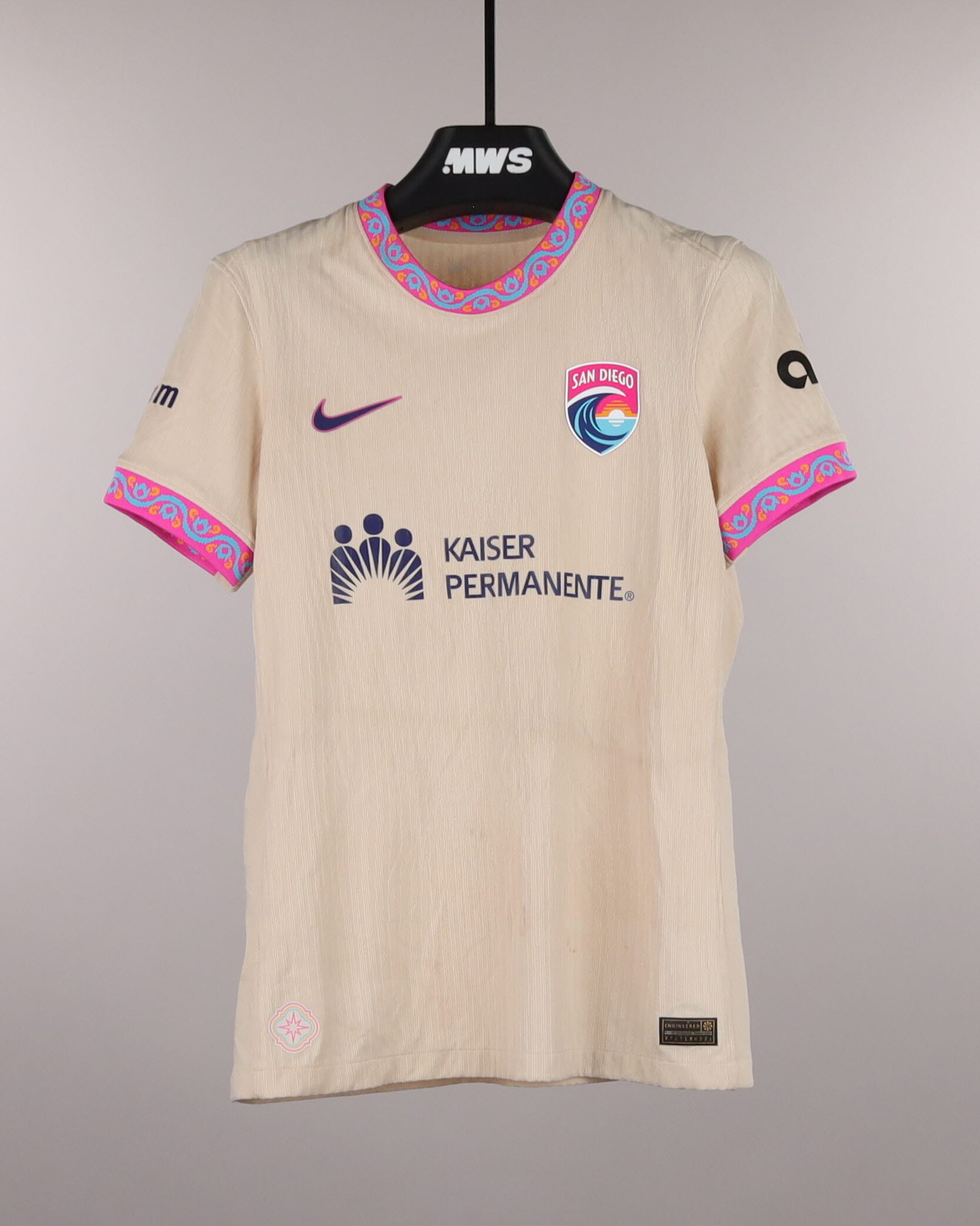 Melanie Barcenas San Diego Wave FC shirt