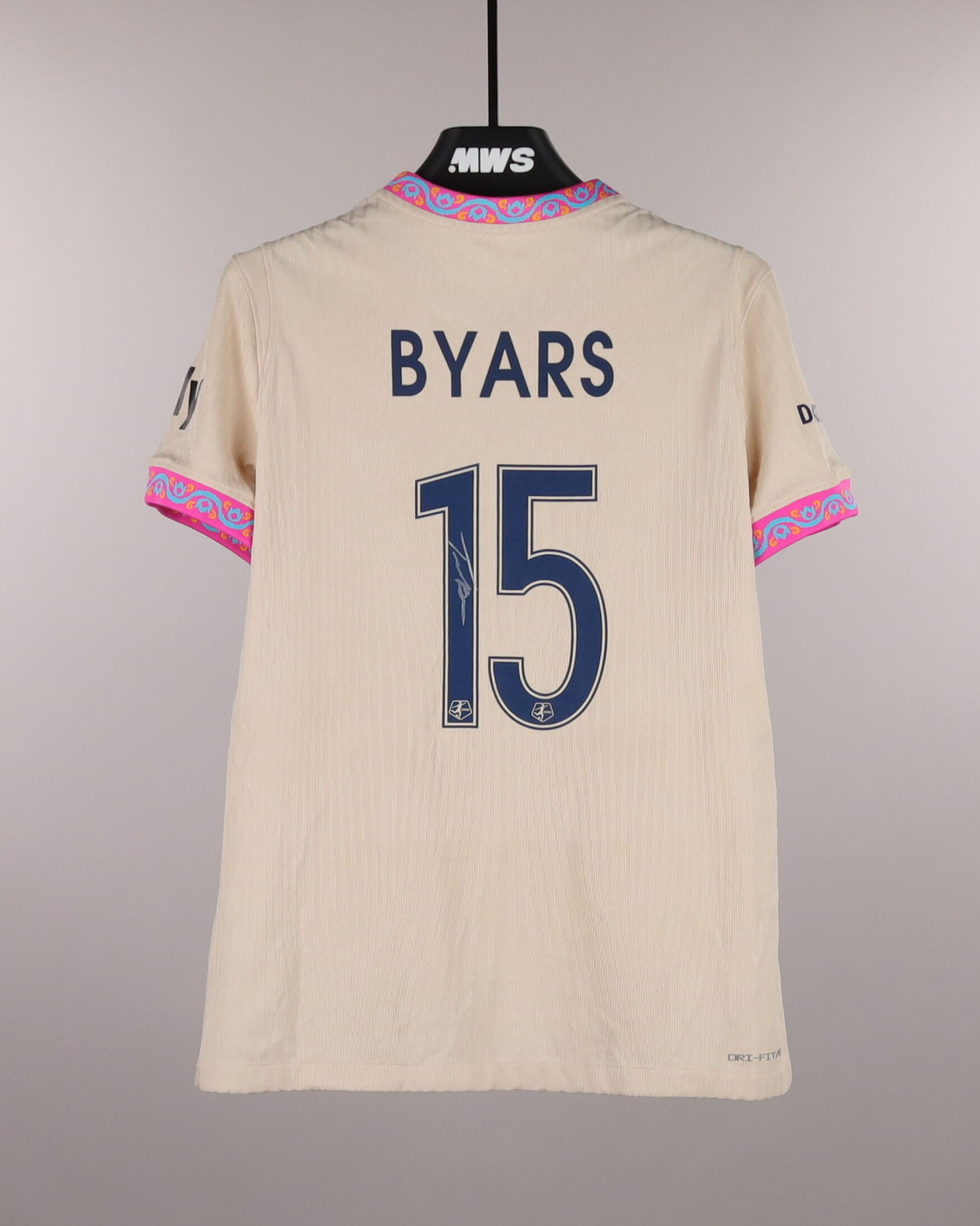 Trinity Byars San Diego Wave FC shirt