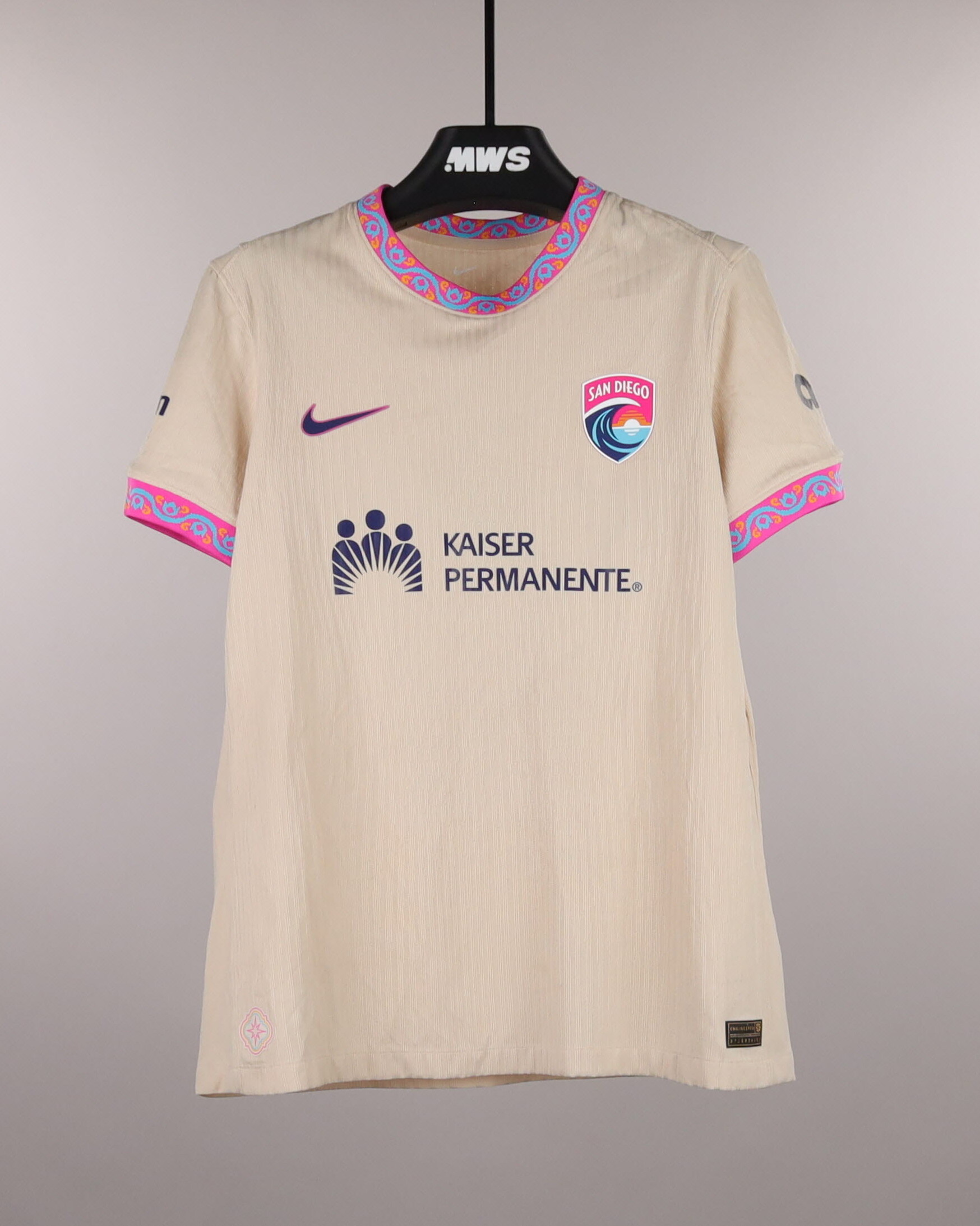 Trinity Byars San Diego Wave FC shirt