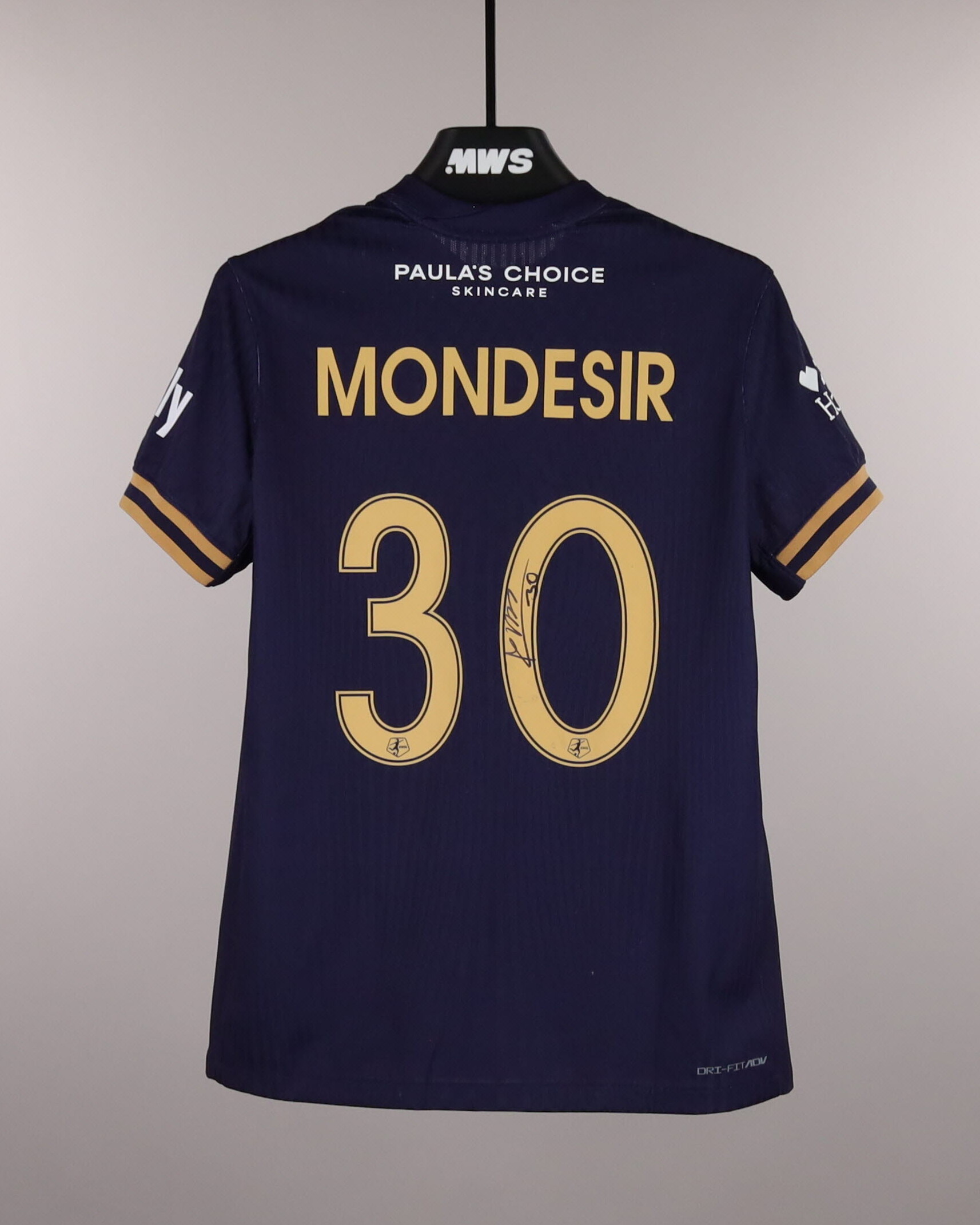 Seattle Reign-Trikot von Nérilia Mondesir