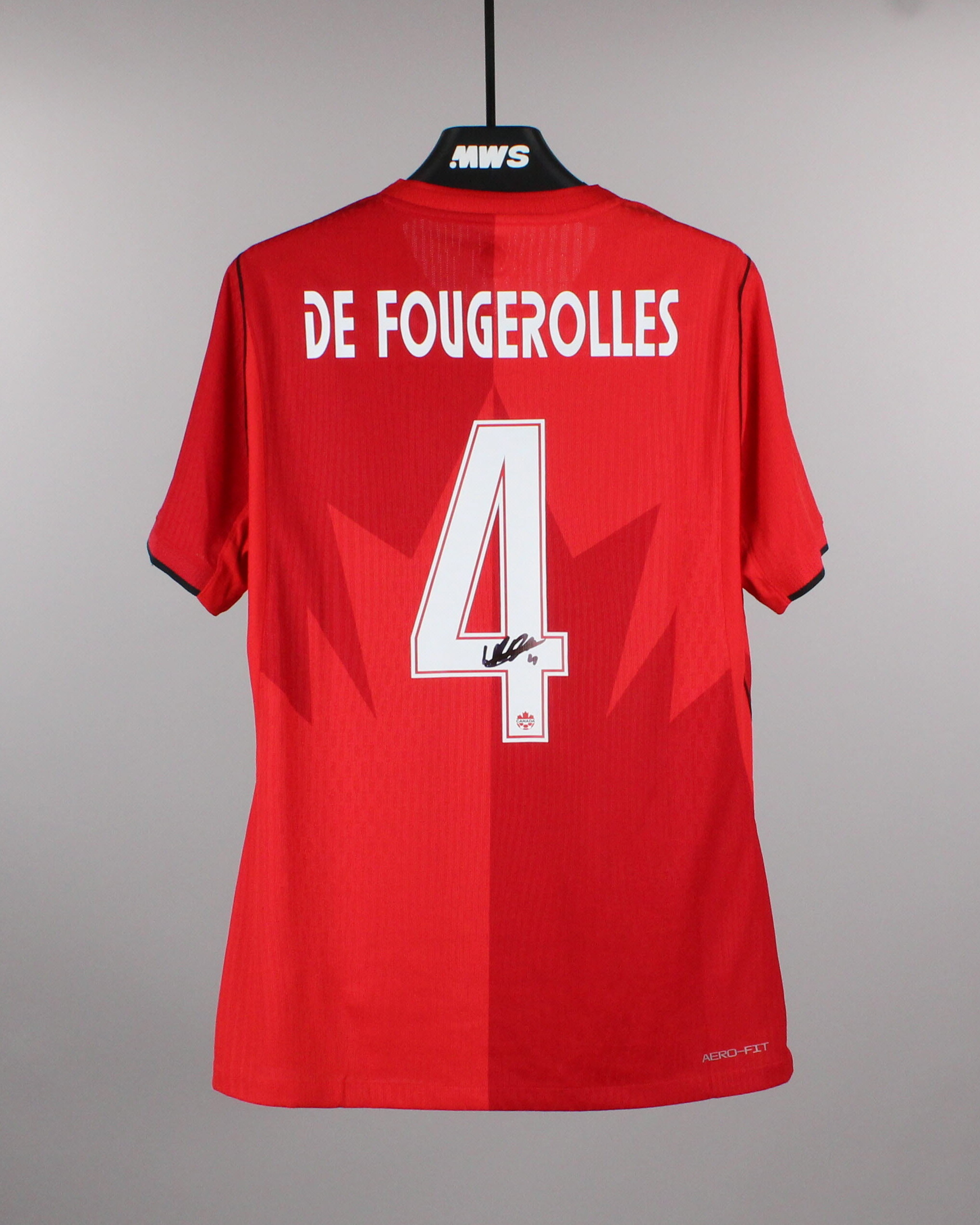 Luc De Fougerolles Canada camisa.