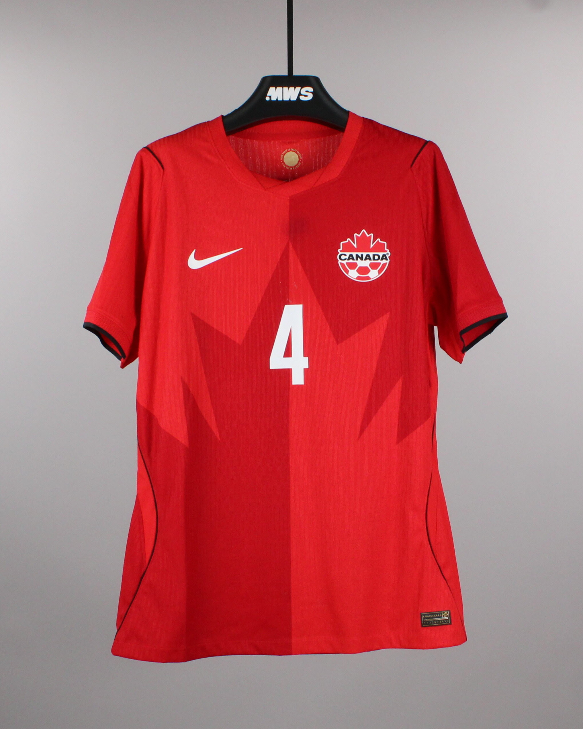 Luc De Fougerolles Canada camisa.