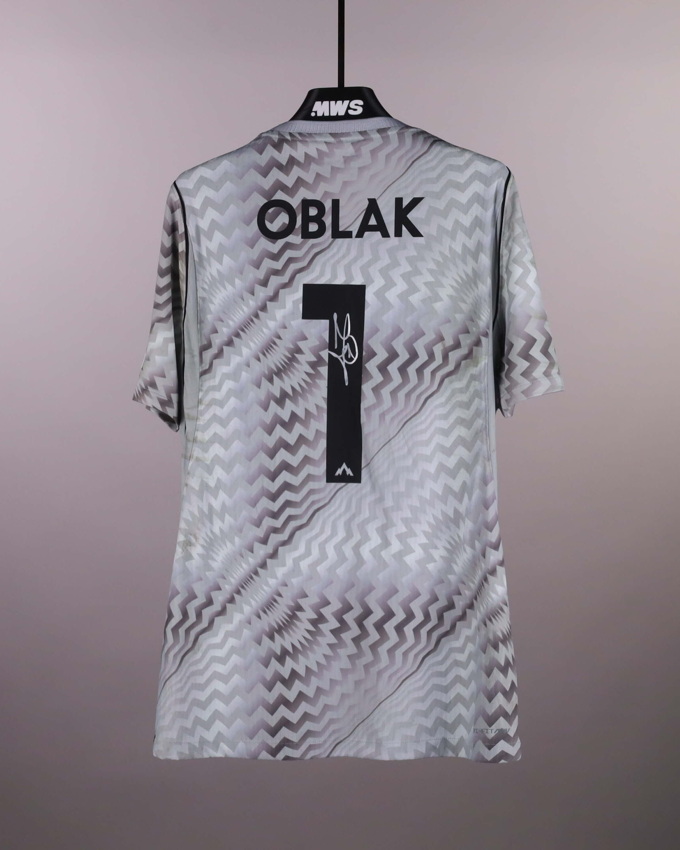 Jan Oblak Slovenia shirt