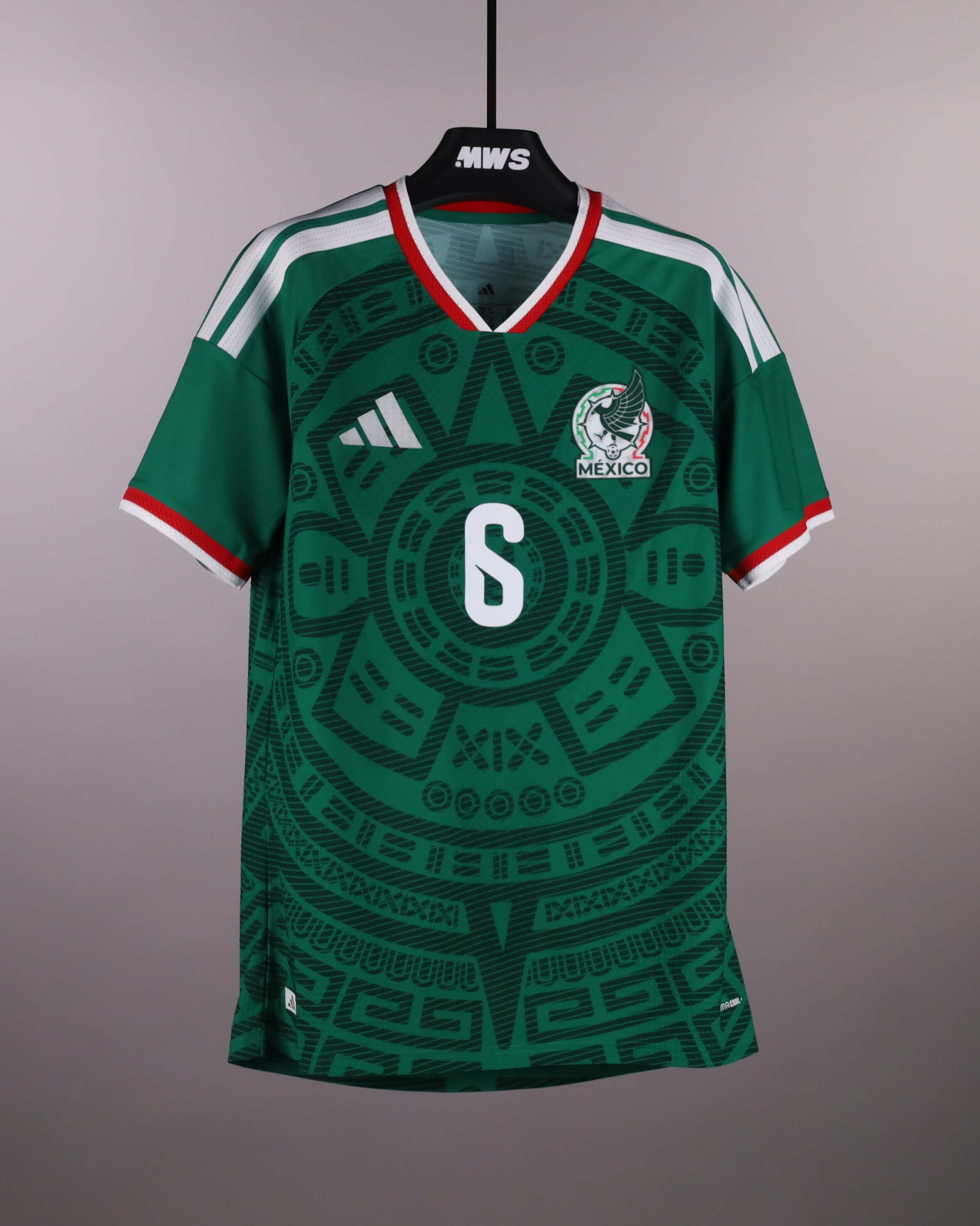 Érik Lira Mexico shirt