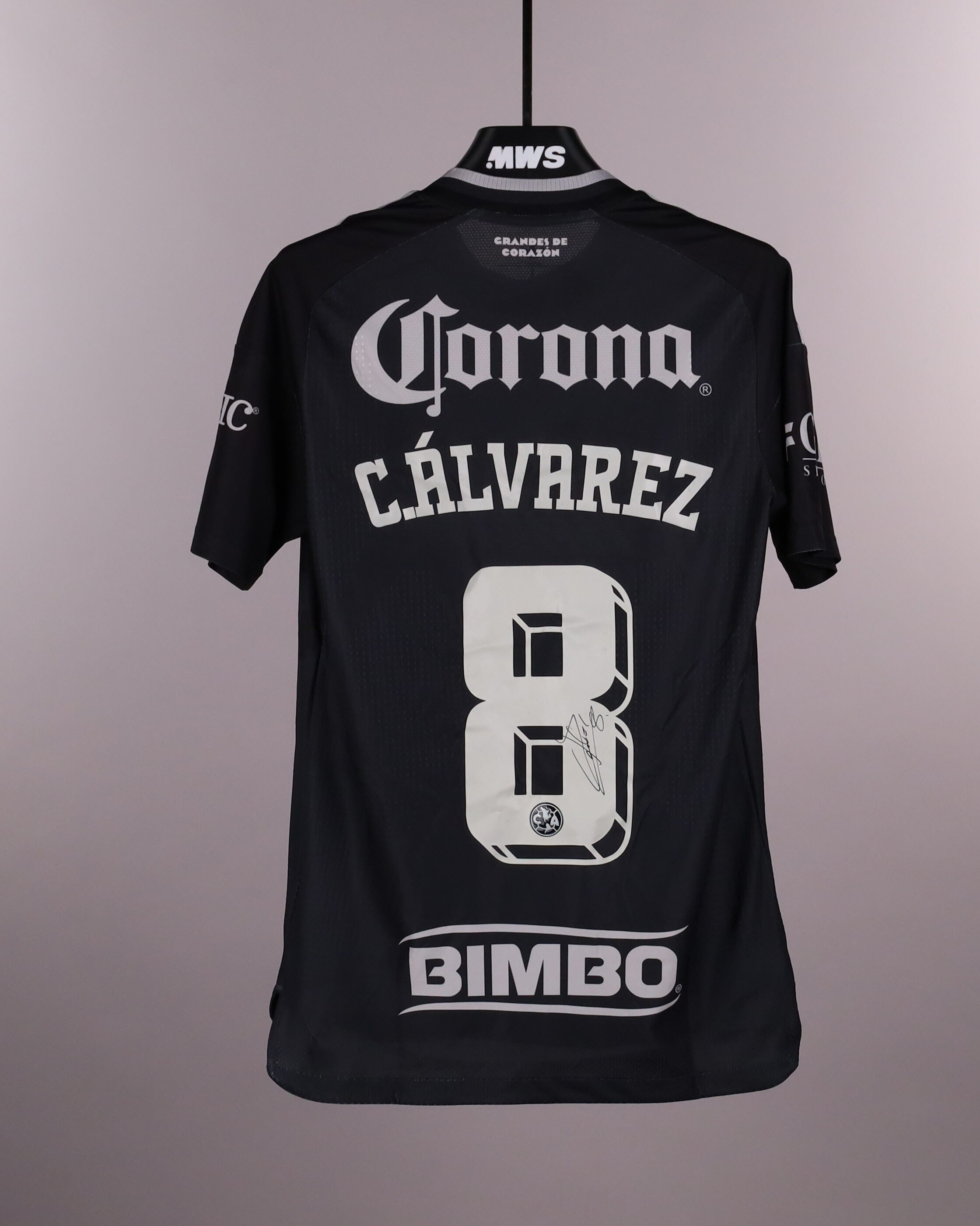 Carlos Álvarez Club América shirt