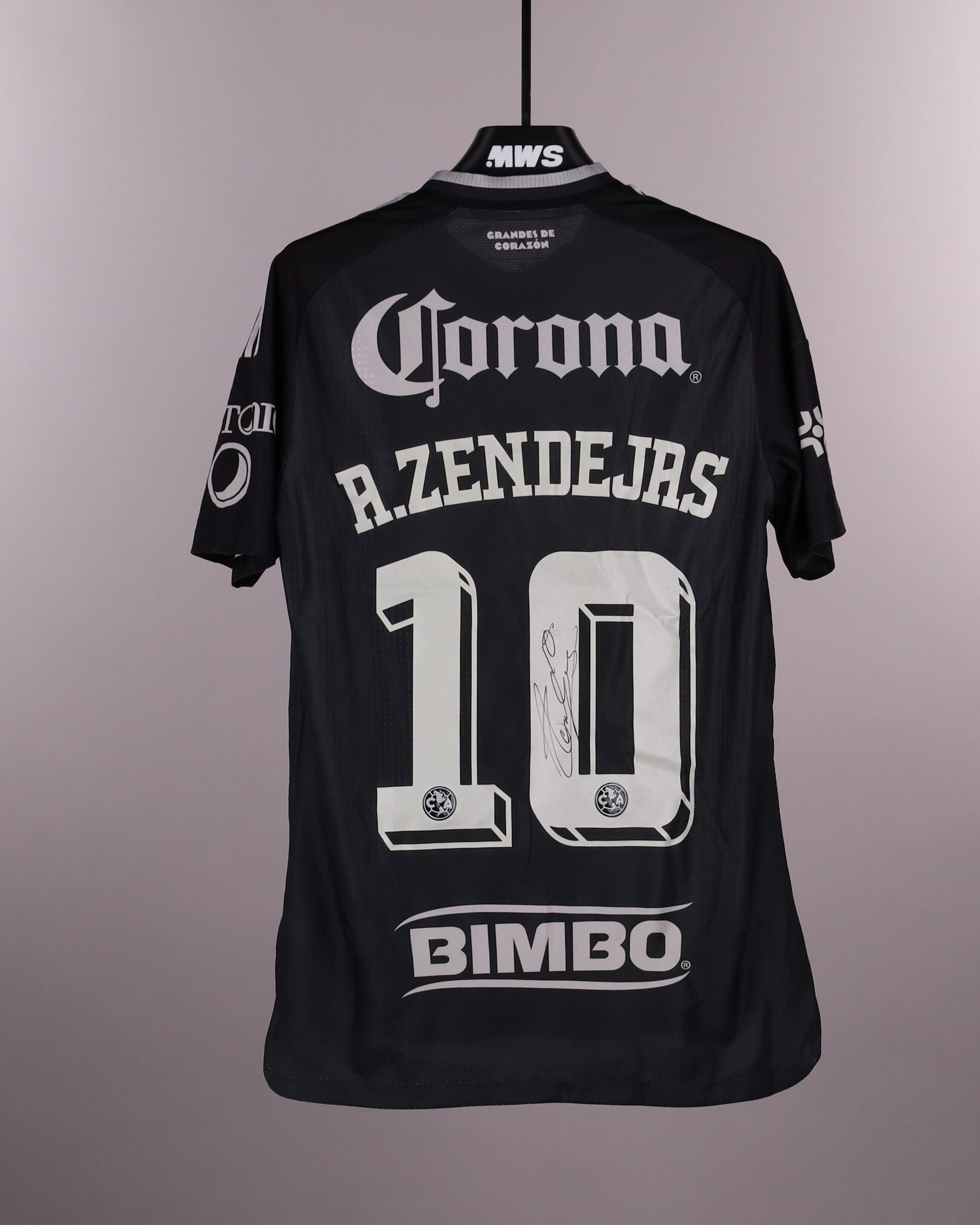 Alejandro Zendejas Club América shirt
