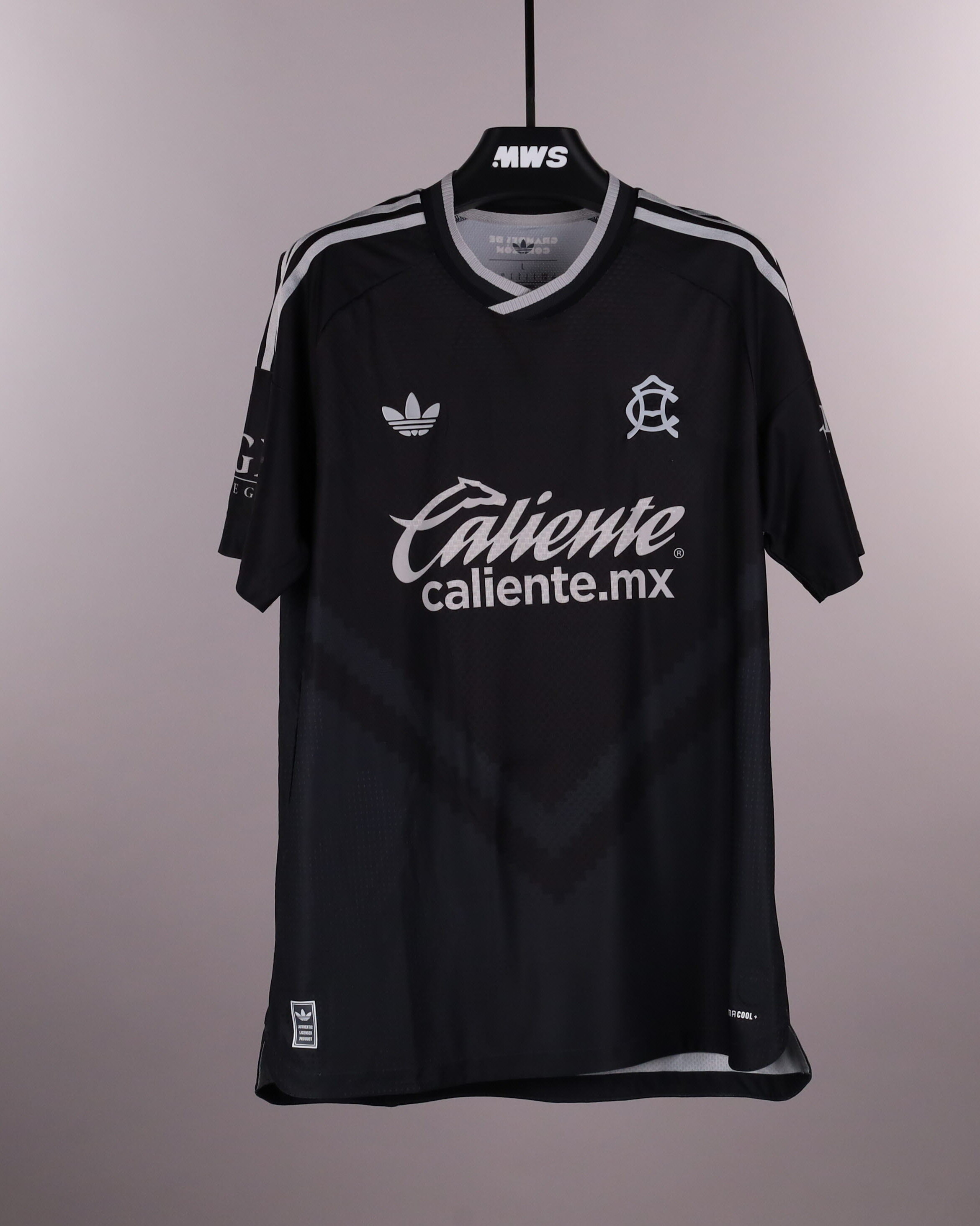 Santiago Bueno  Club América shirt