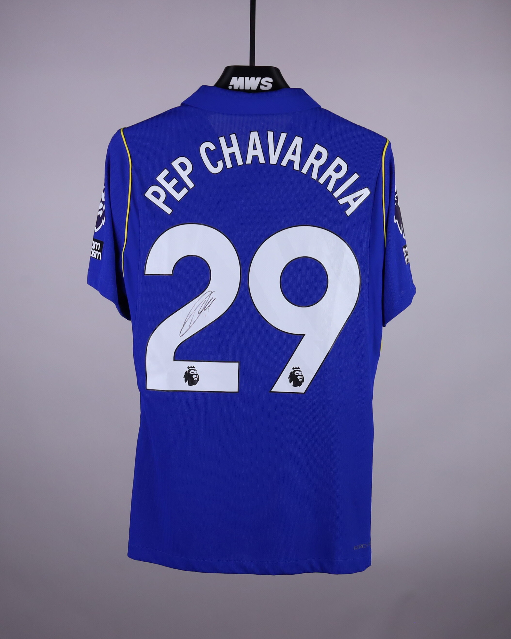 Pep Chavarría Chelsea shirt