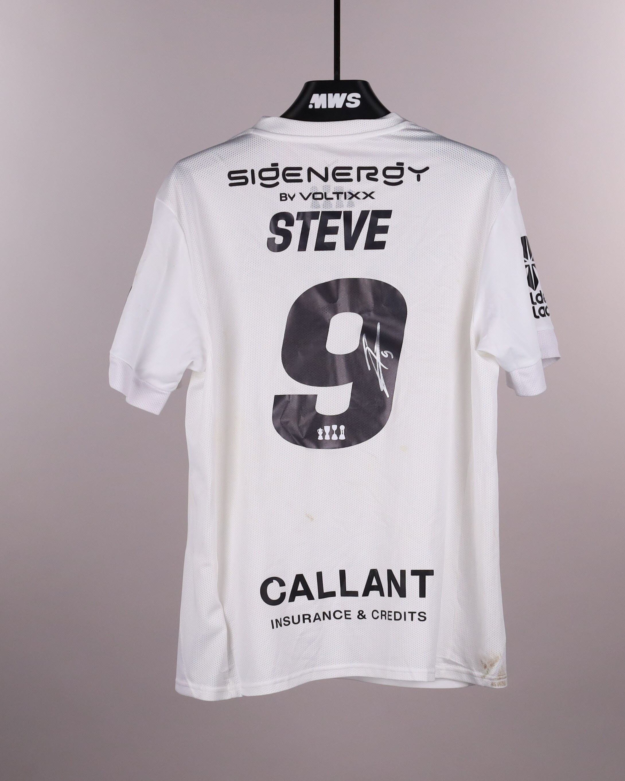 Steve Ngoura Cercle Brugge shirt
