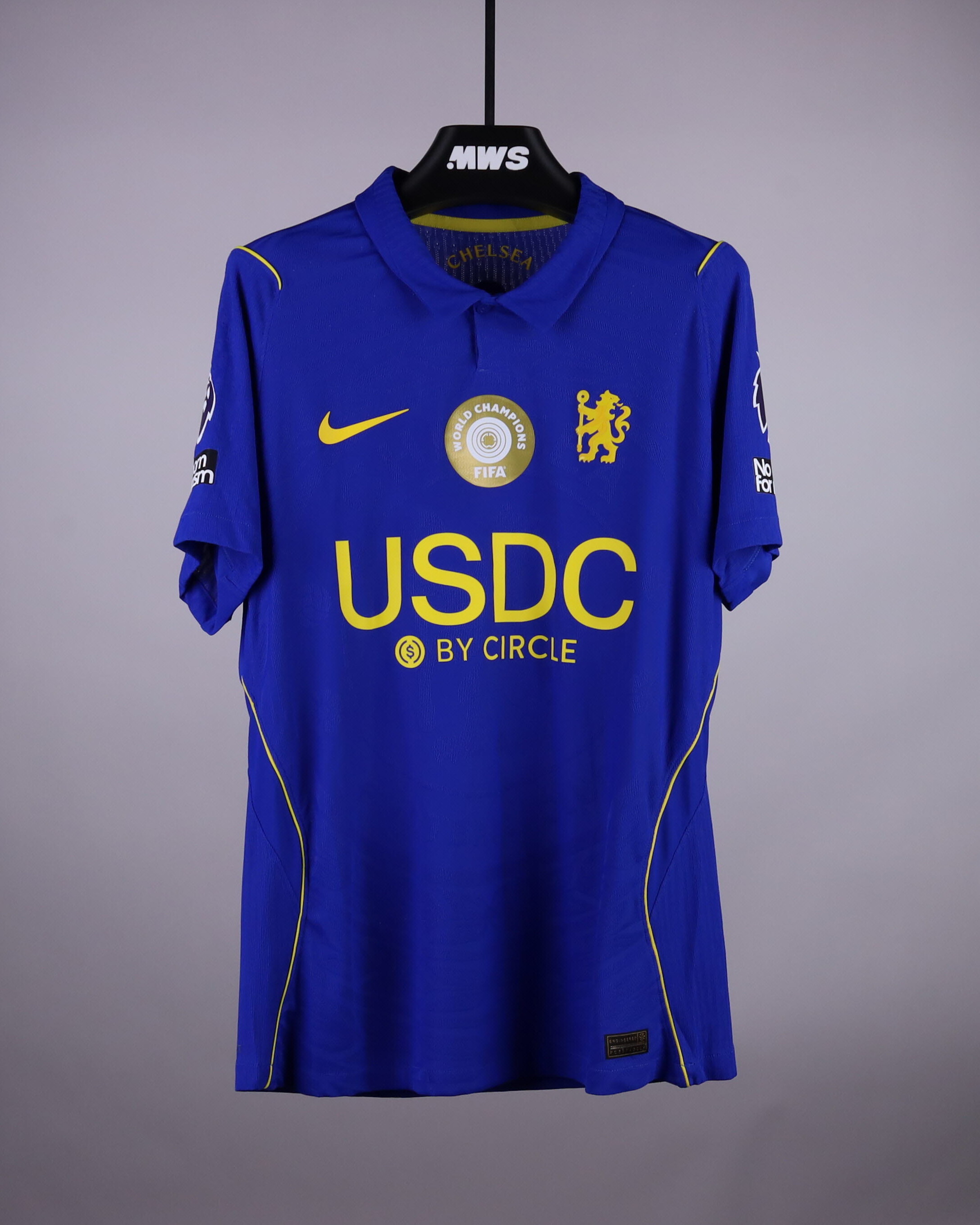 Moisés Caicedo Chelsea shirt