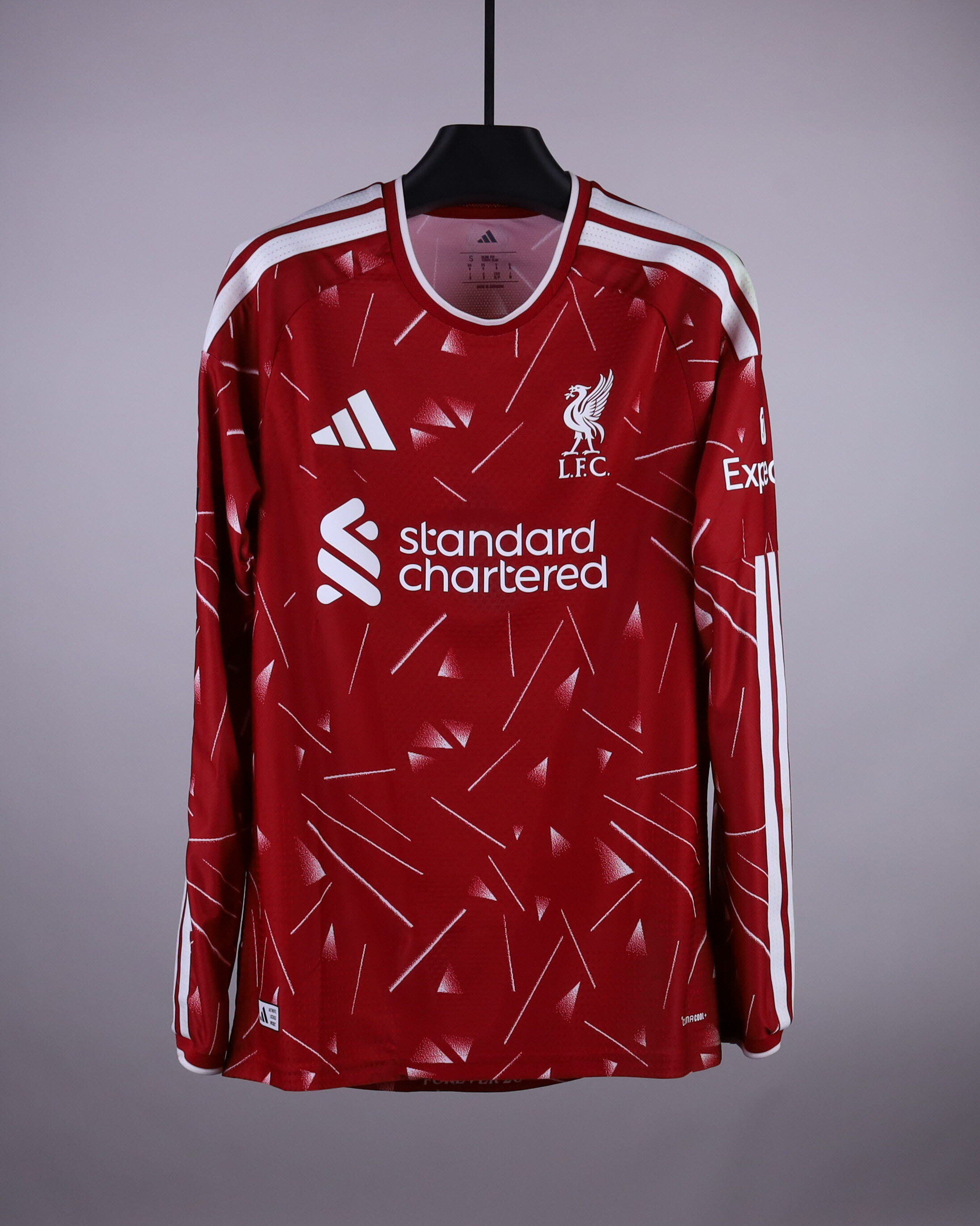 Víctor Muñoz  Liverpool shirt