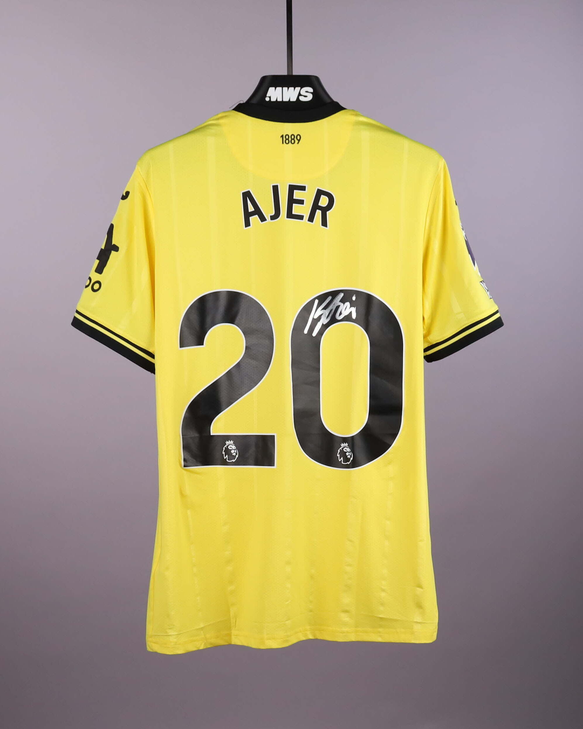 Kristoffer Ajer Brentford camisa.