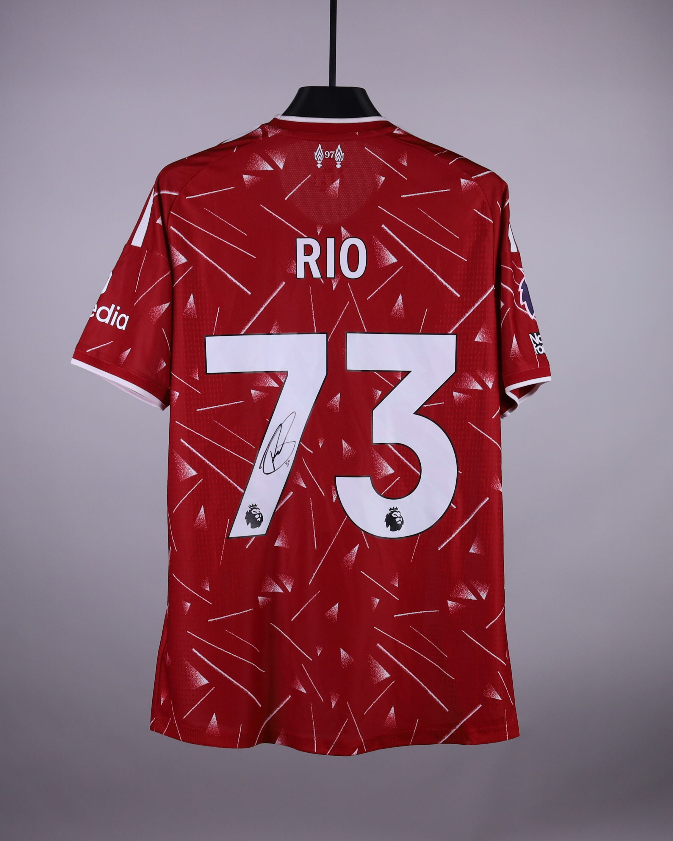 Rio Ngumoha Liverpool shirt