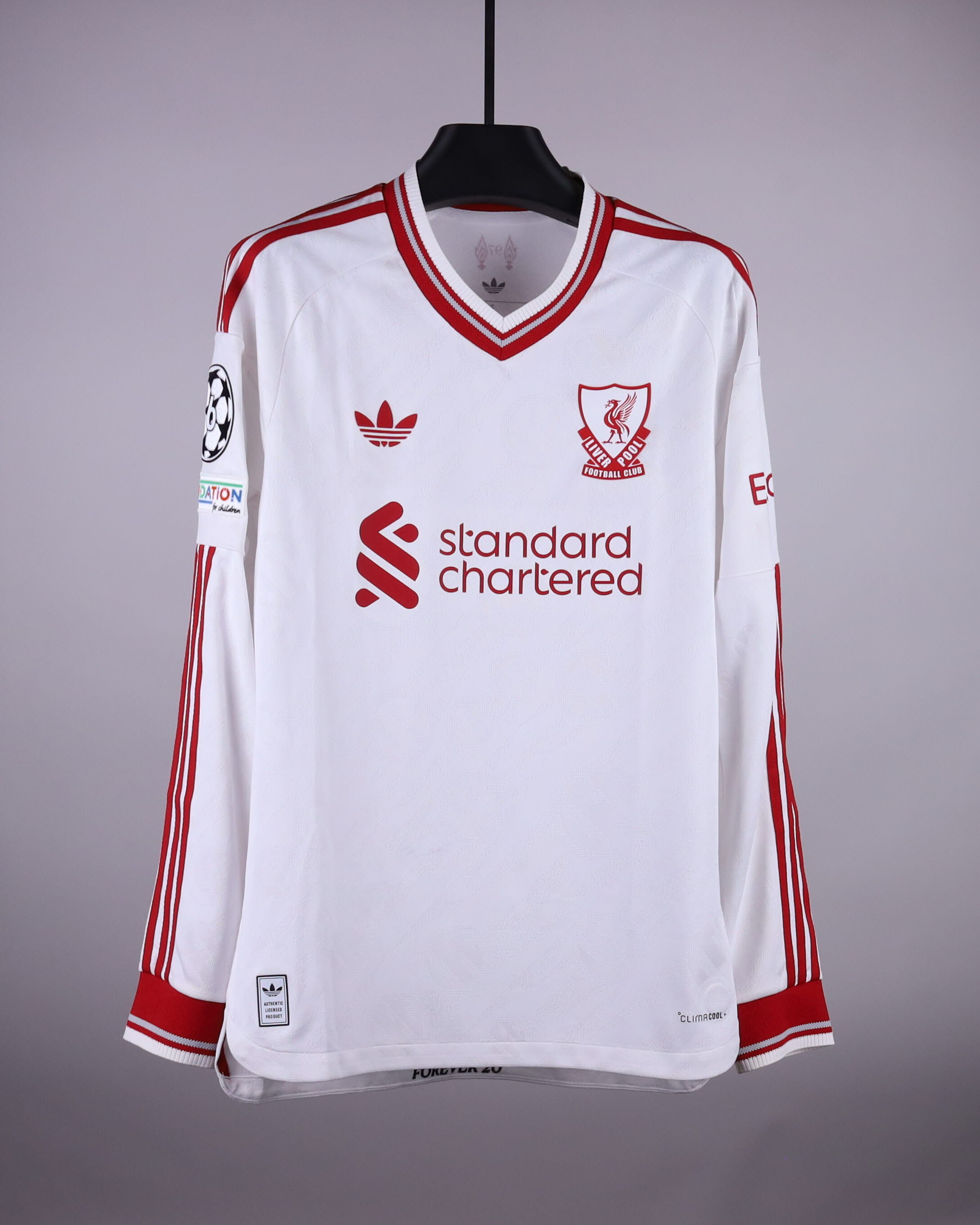 来自Liverpool的Florian Wirtz球衣