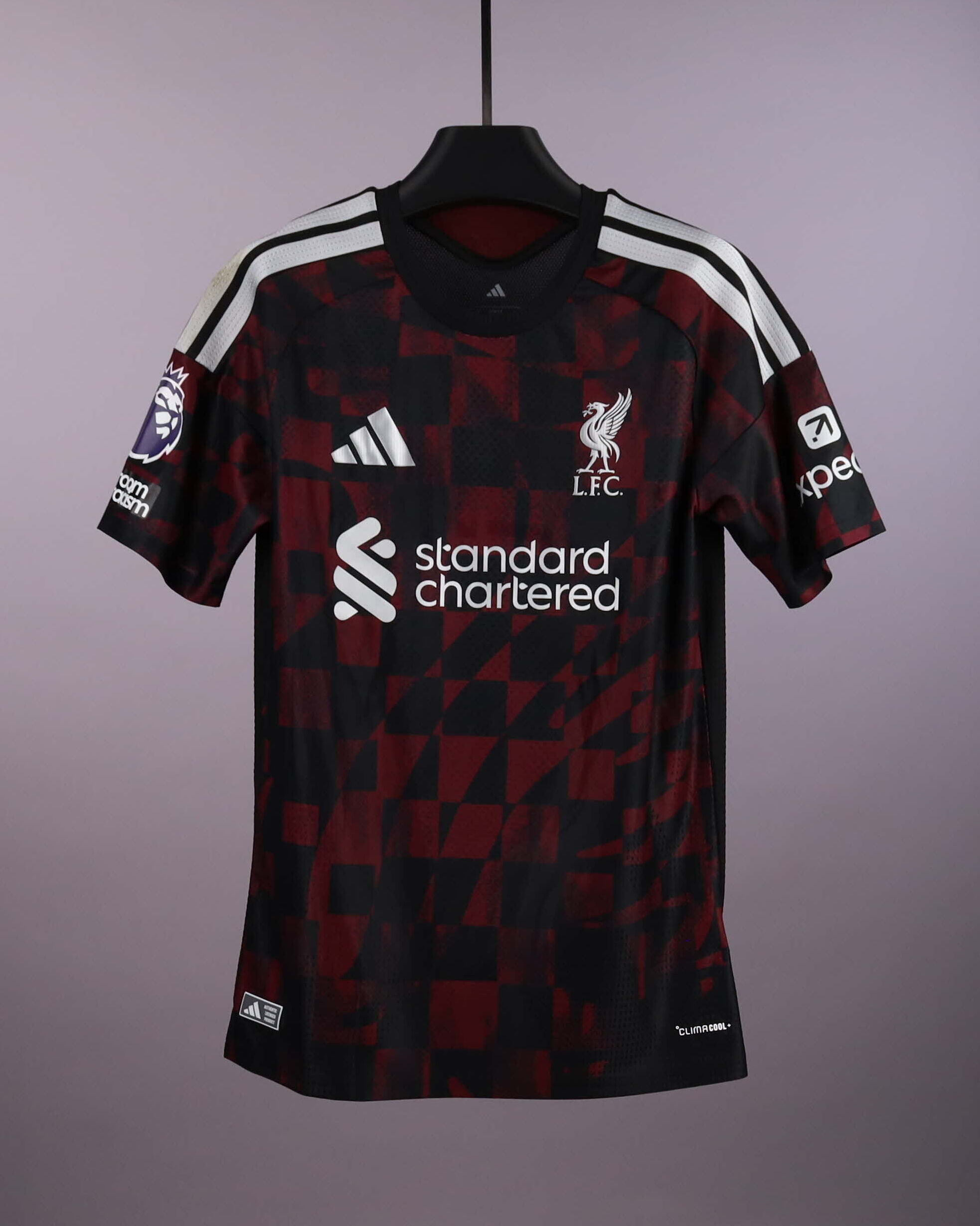 Víctor Muñoz  Liverpool camisa.